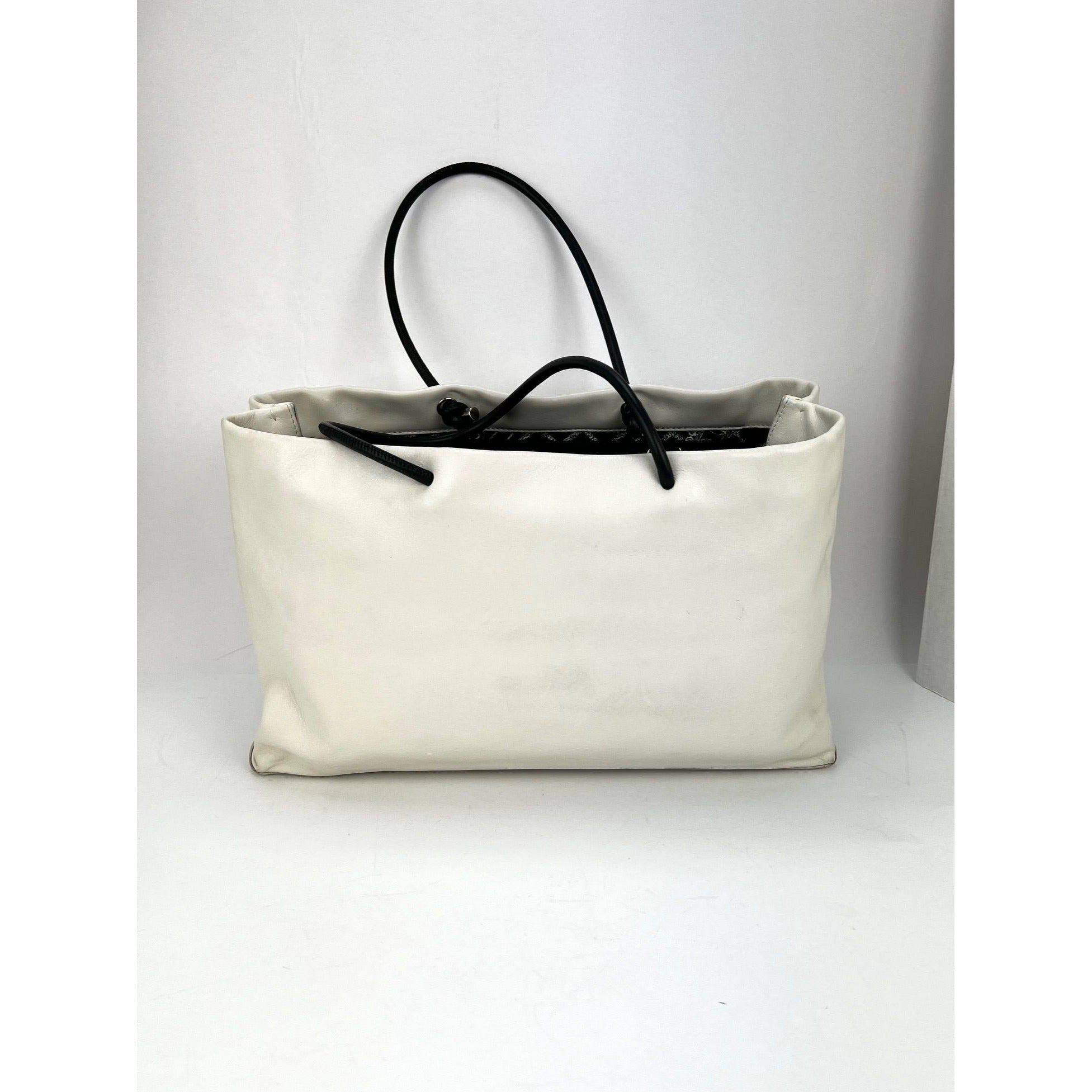Chanel Essential 31 Rue Cambon Túi da màu trắng dốc