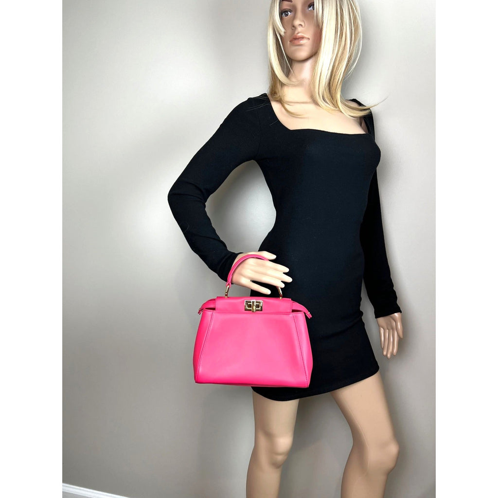 Túi đeo vai Fendi Mini Peekaboo màu hồng bằng da