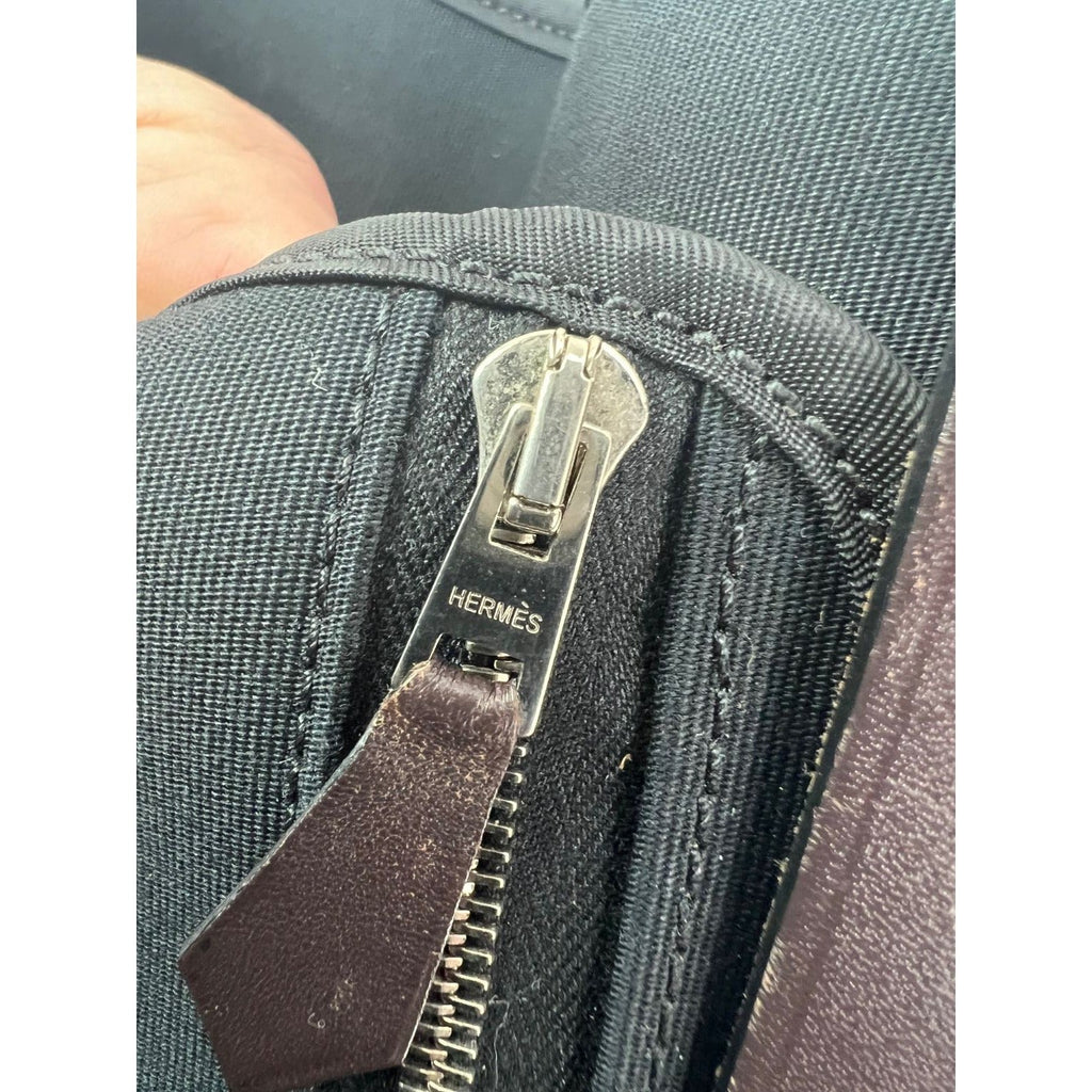 Túi đeo vai Hermes Toile vache Hunter Herbag zip 31 PM màu đen Ebene