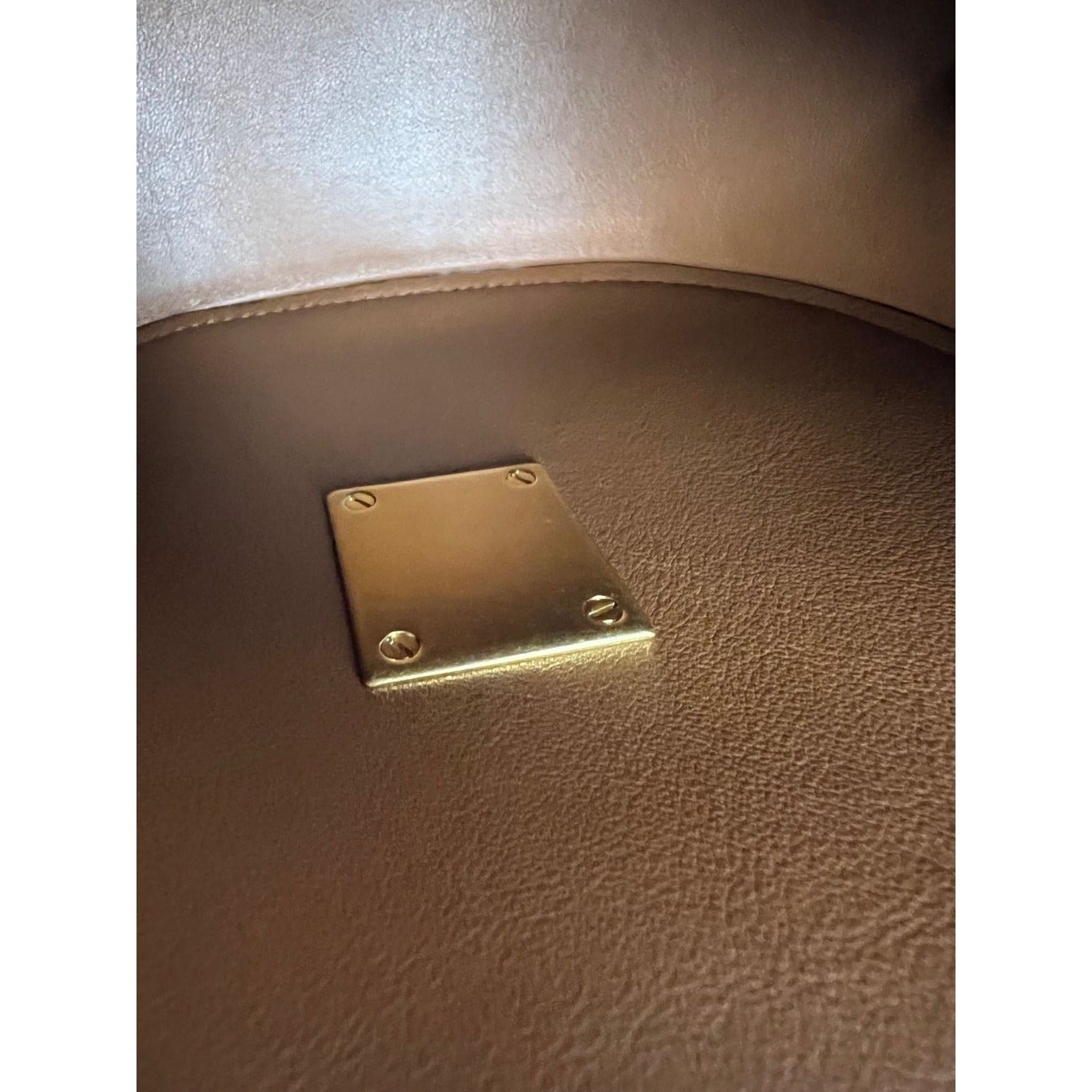 Túi đeo hông Bottega Veneta Palmellato Calfskin bo tròn màu đen