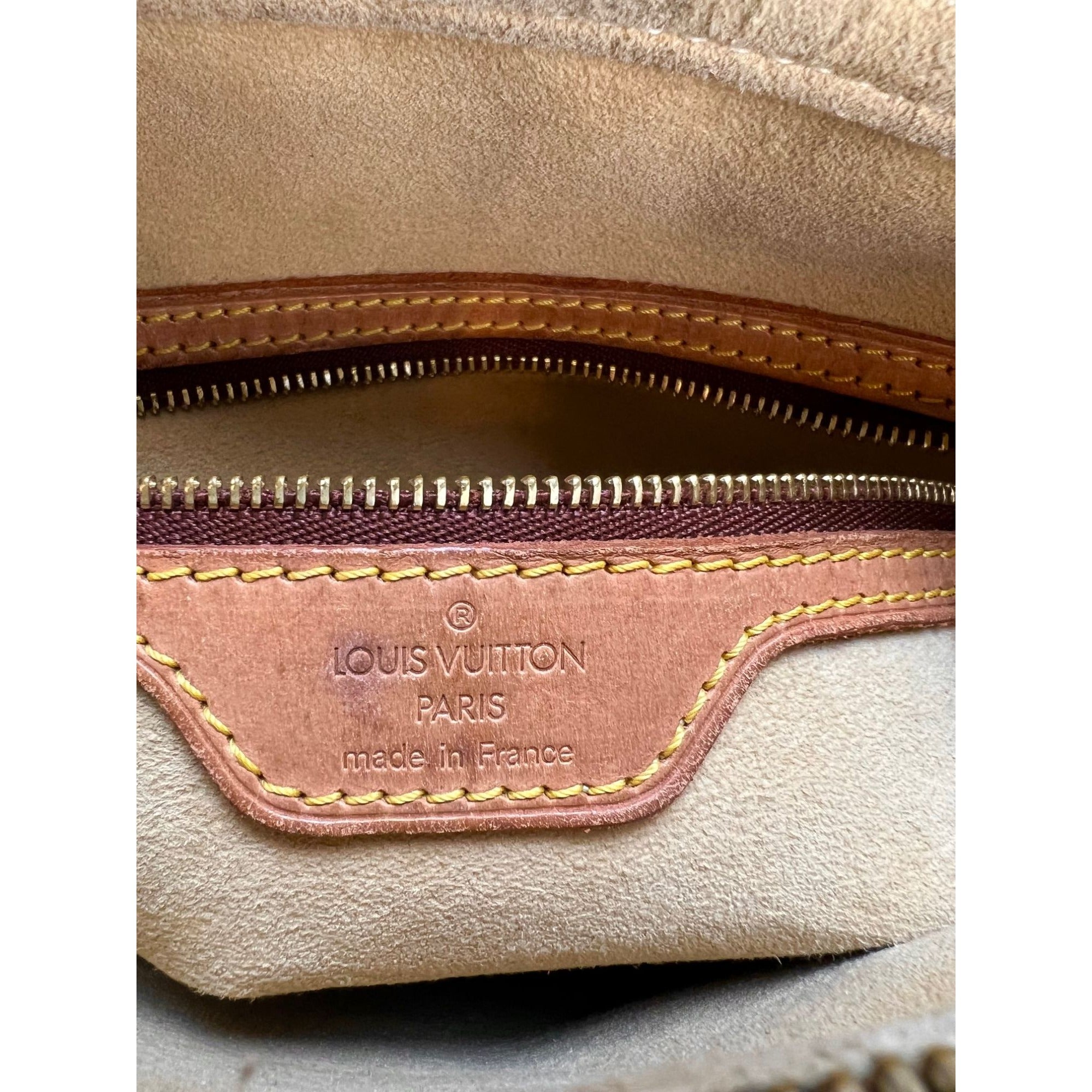 Túi đeo vai LOUIS VUITTON Looping GM Monogram