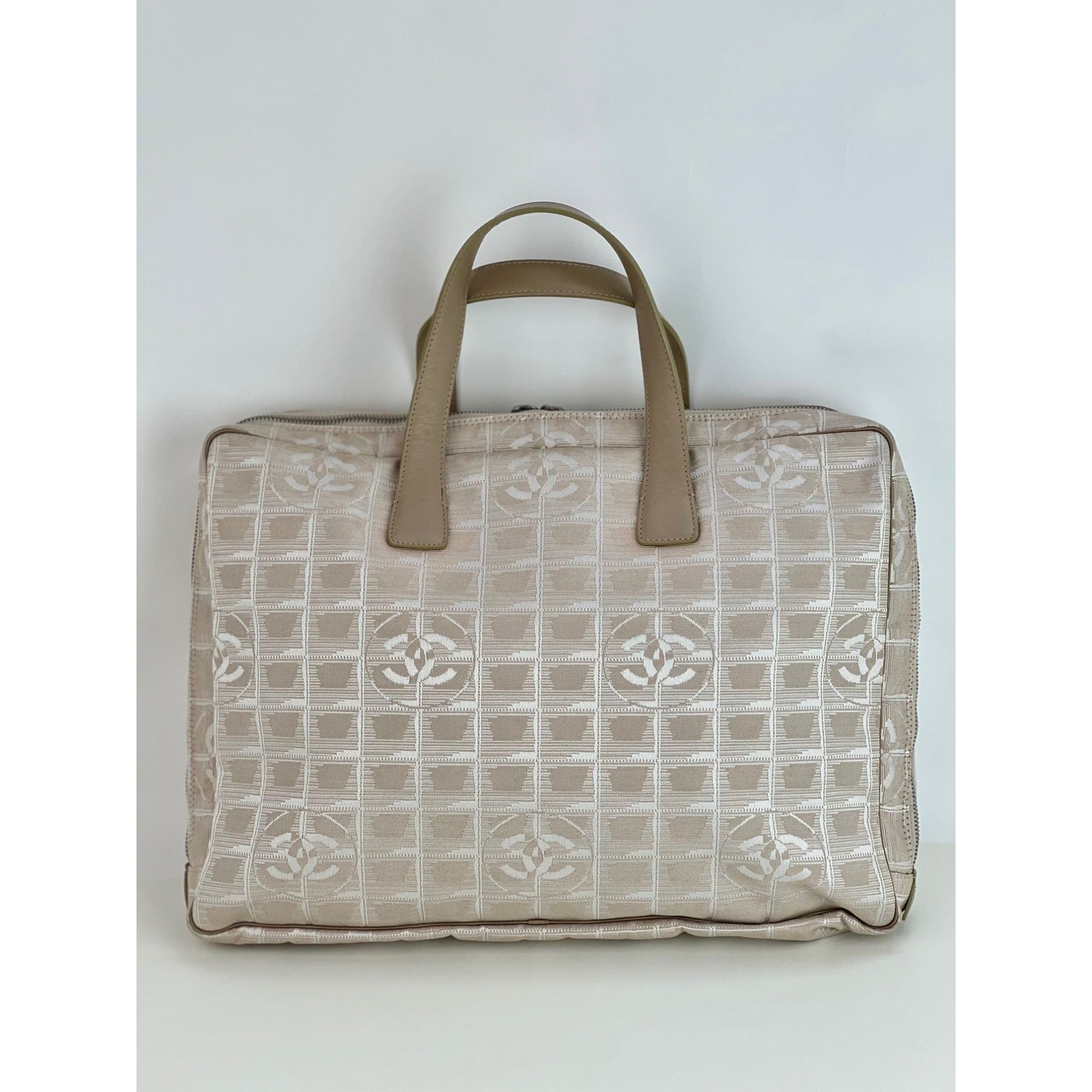 Túi xách du lịch Chanel Canvas Nylon Attache