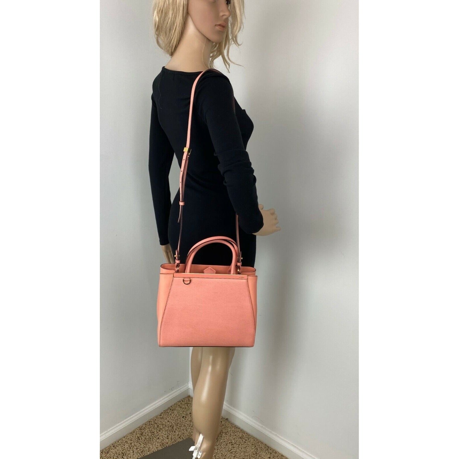 Túi đeo chéo Fendi Vitello Elite Flamingo Petite 2Jours Pink Tote Shoulder Crossbody Bag
