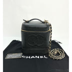 Túi đựng mỹ phẩm Chanel Vanity Cosmetic Case màu đen bằng da Caviar