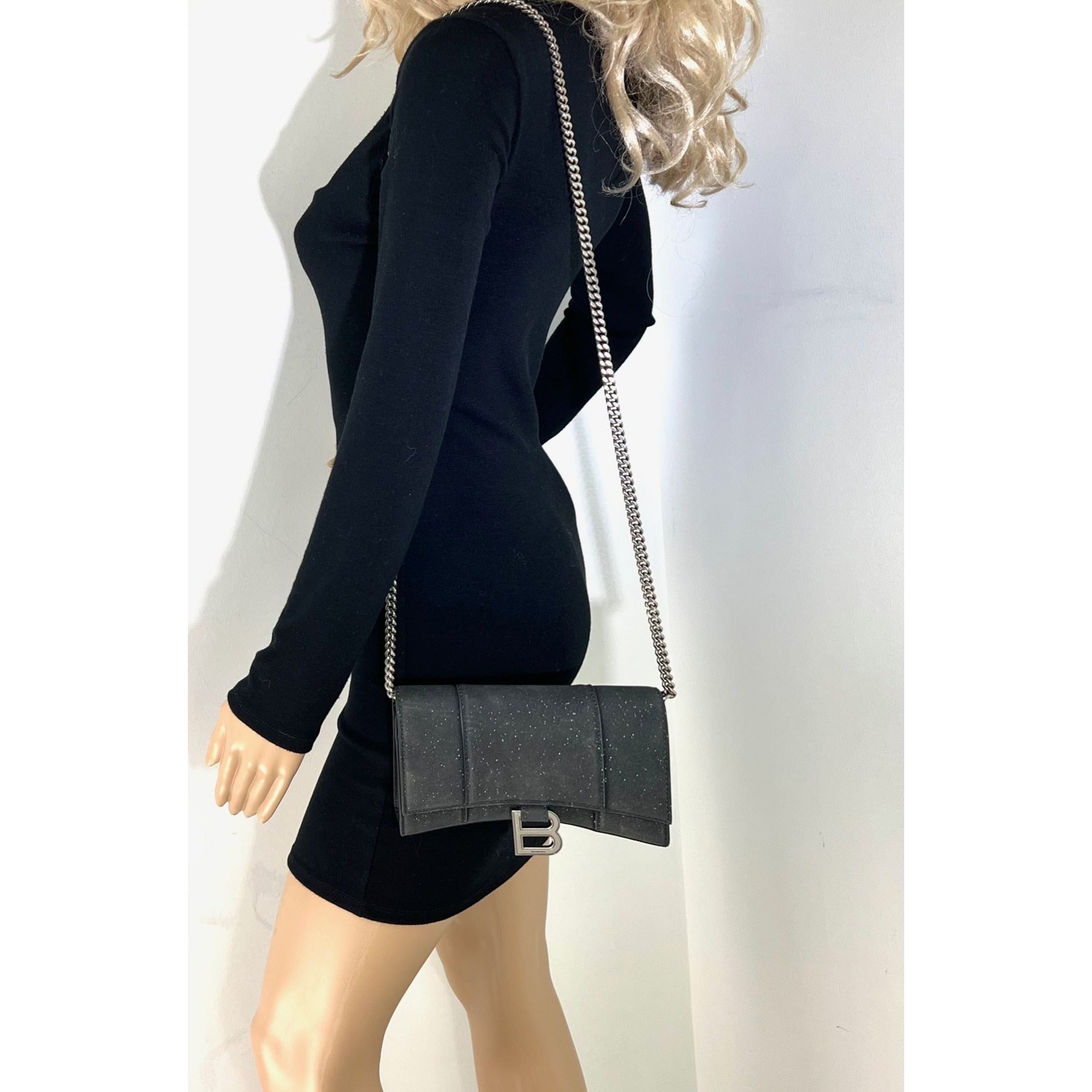 Túi đeo vai đính đá lấp lánh màu đen BALENCIAGA Hourglass Wallet On Chain