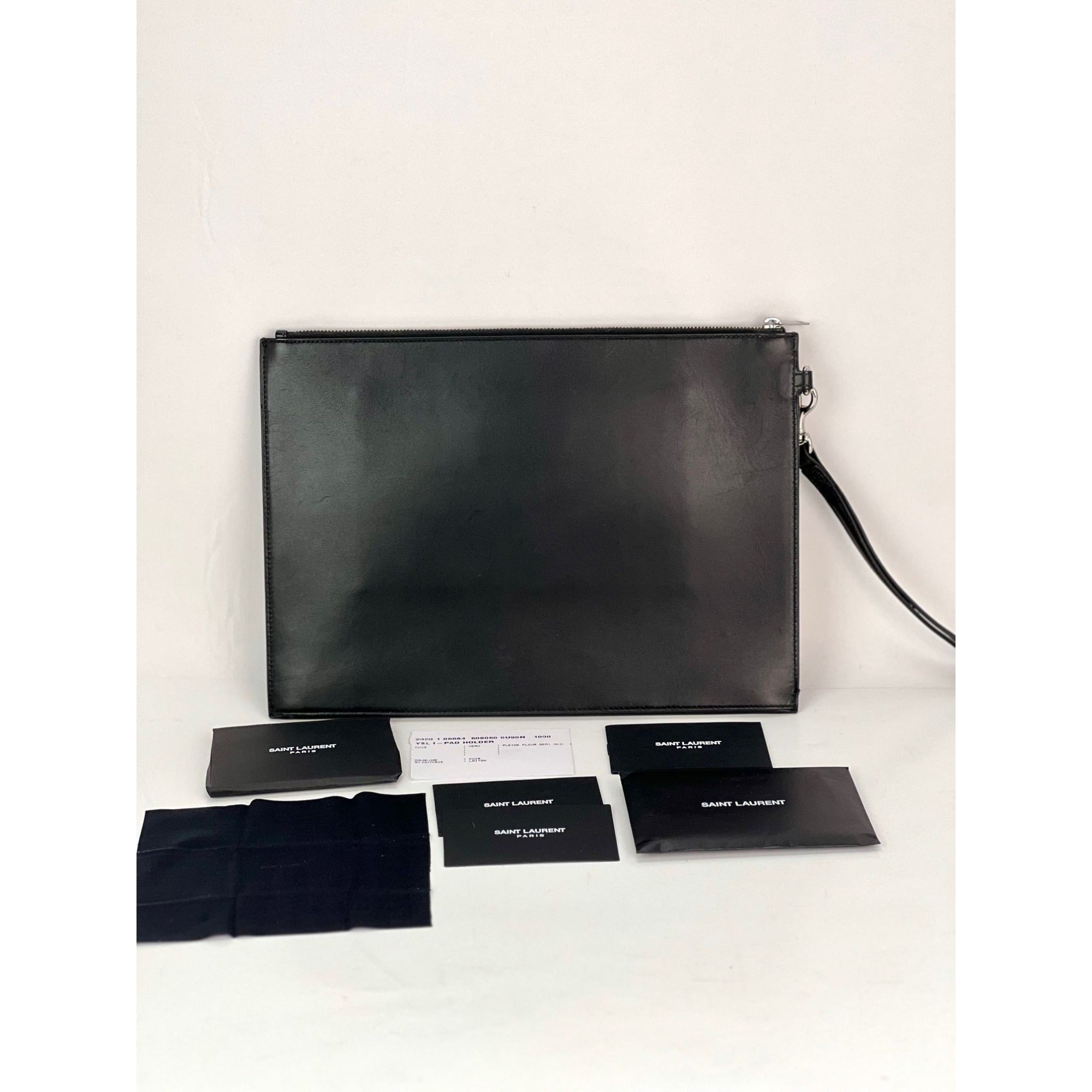 Túi đựng I-Pad bằng da trơn màu đen của Saint Laurent