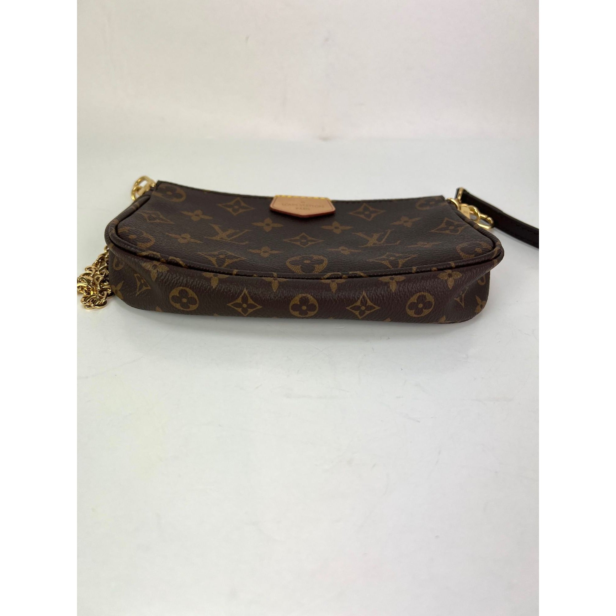 Louis Vuitton Pochette từ túi đeo vai Multi Pochette