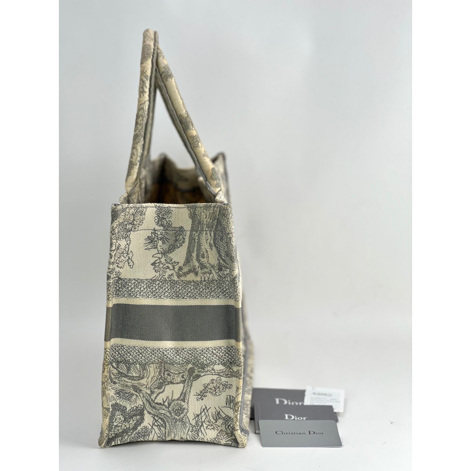 Túi tote thêu Christian Dior Book Grey cỡ trung