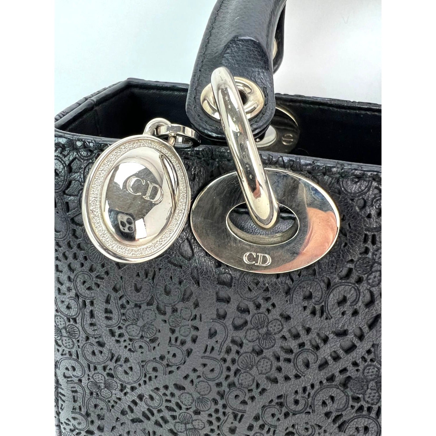Túi đeo vai Christian Dior Medium Lady Laced Black Leather Limited Edition