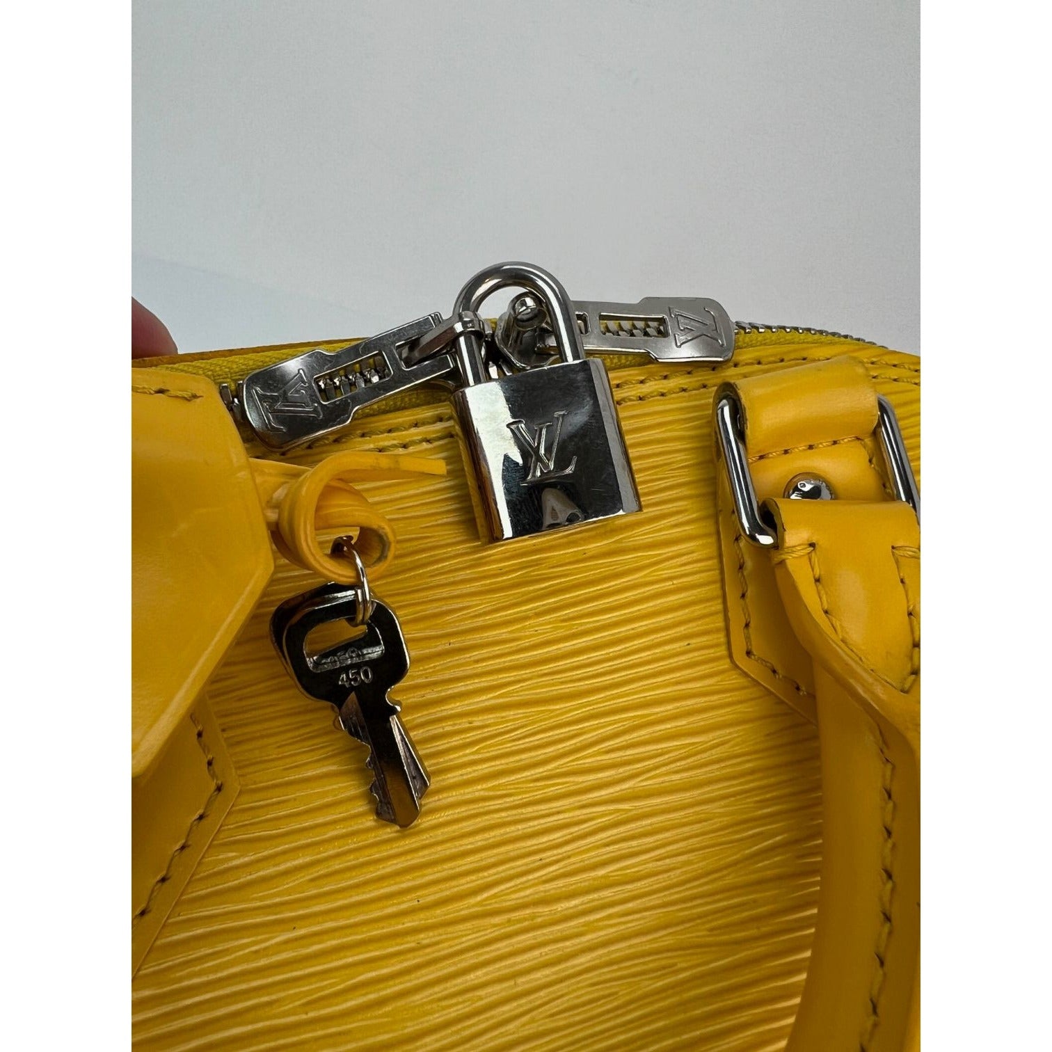 Túi đeo vai da Epi LOUIS VUITTON Alma BB
