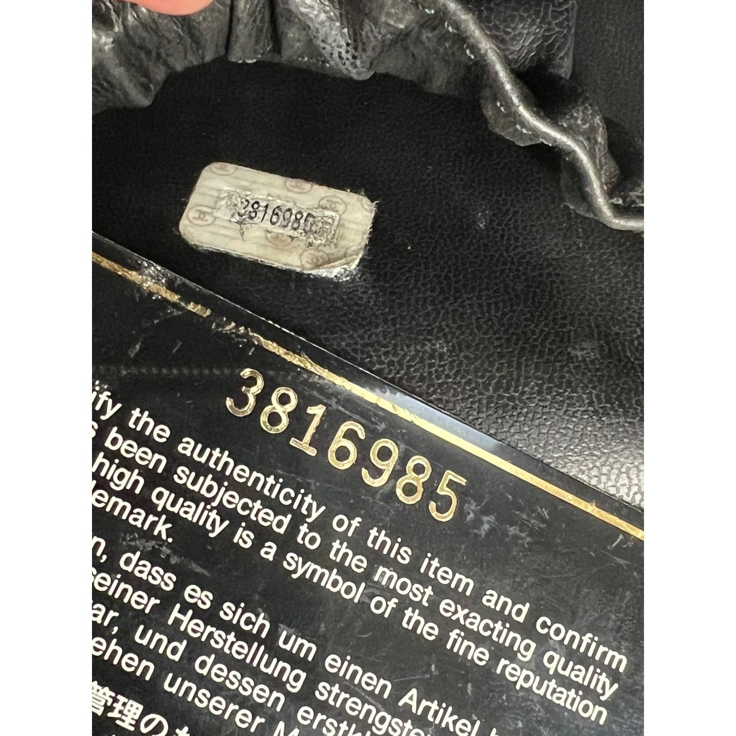 Túi đựng mỹ phẩm Chanel Vanity Cosmetic Case màu đen bằng da Caviar