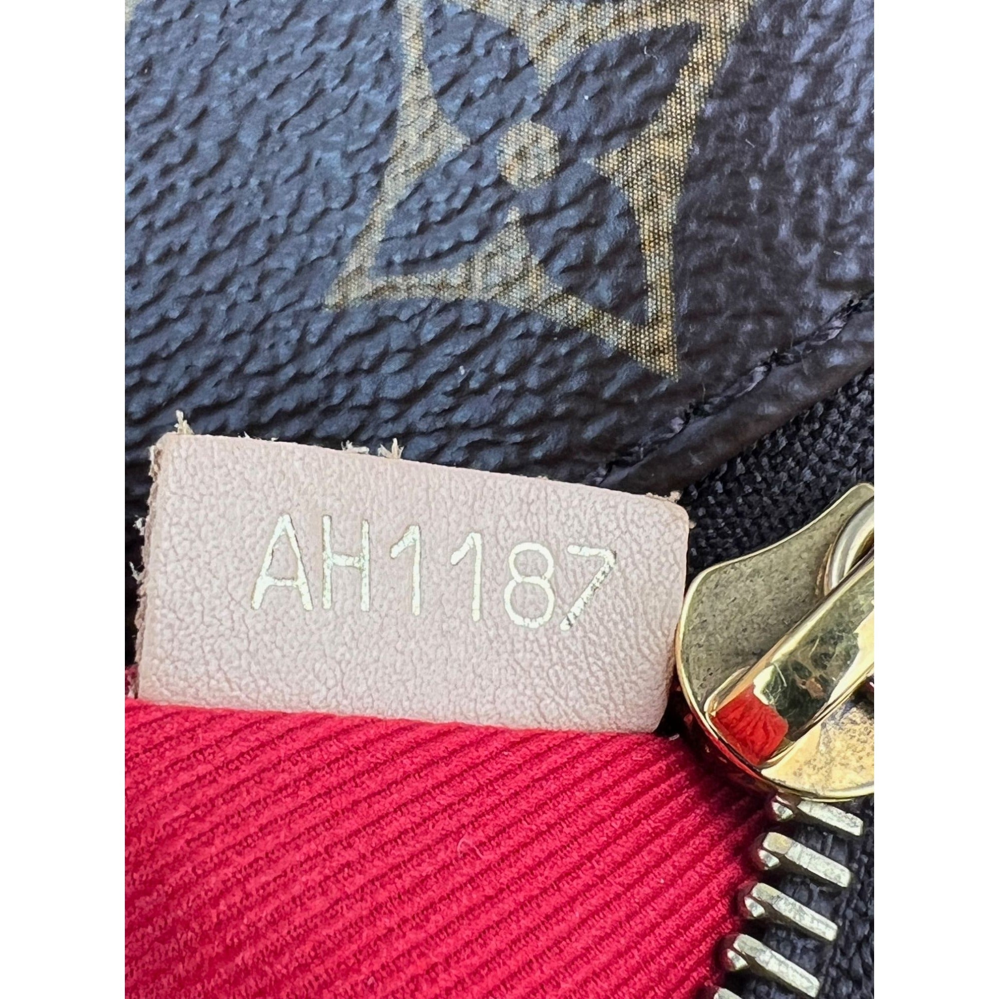 Túi tote đeo vai Louis Vuitton Tournelle Monogram MM
