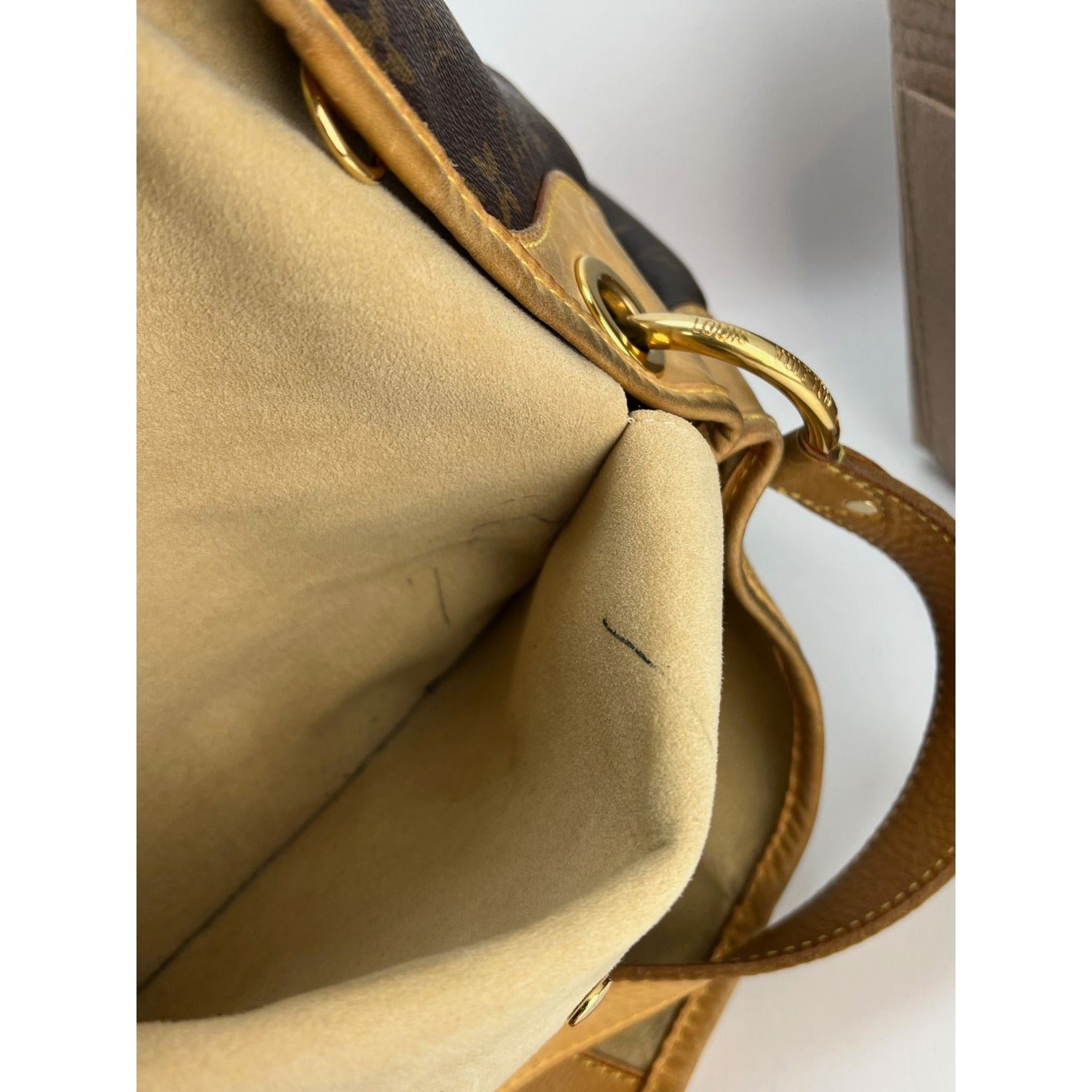 Túi đeo vai LOUIS VUITTON Galliera GM Monogram