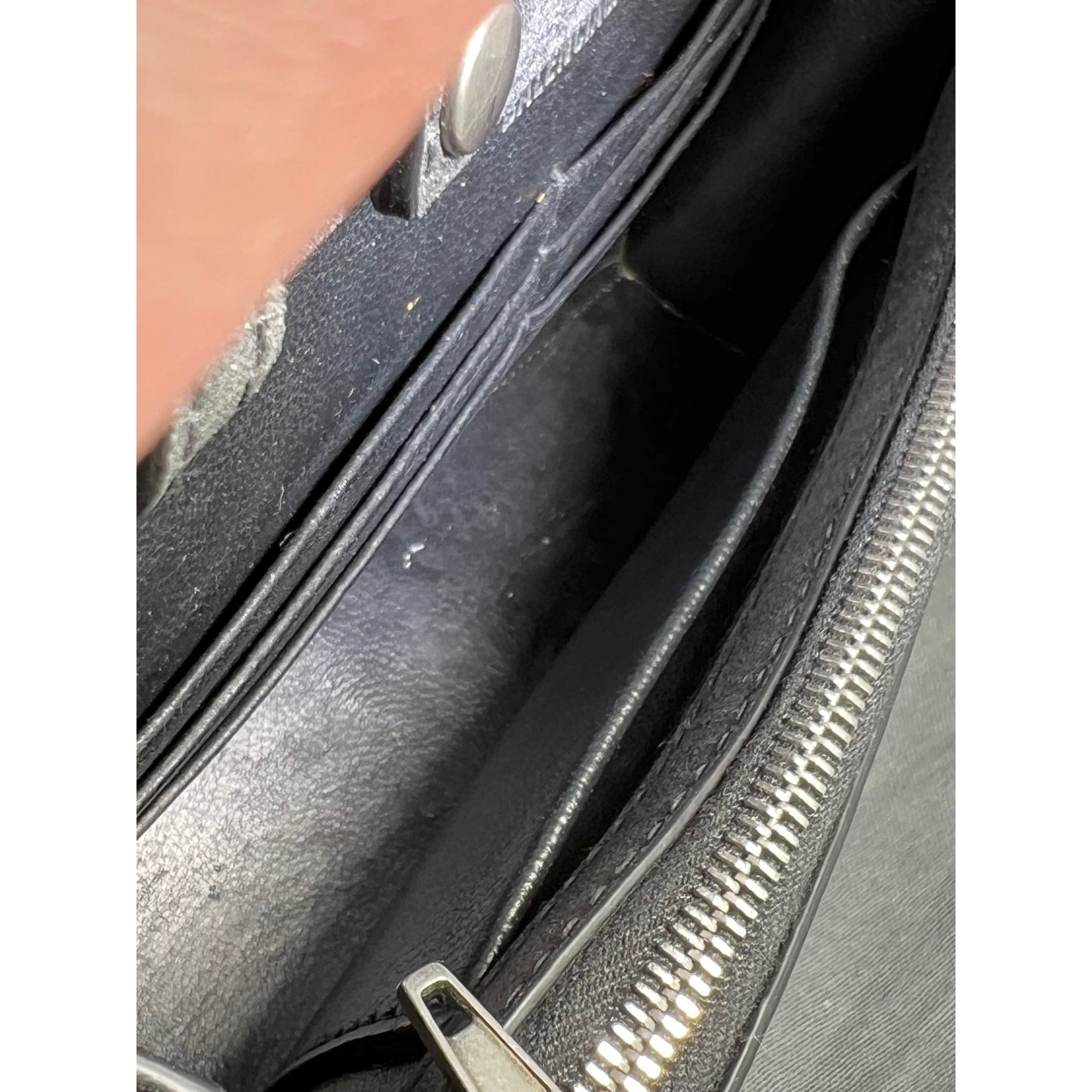 Túi đeo vai đính đá lấp lánh màu đen BALENCIAGA Hourglass Wallet On Chain