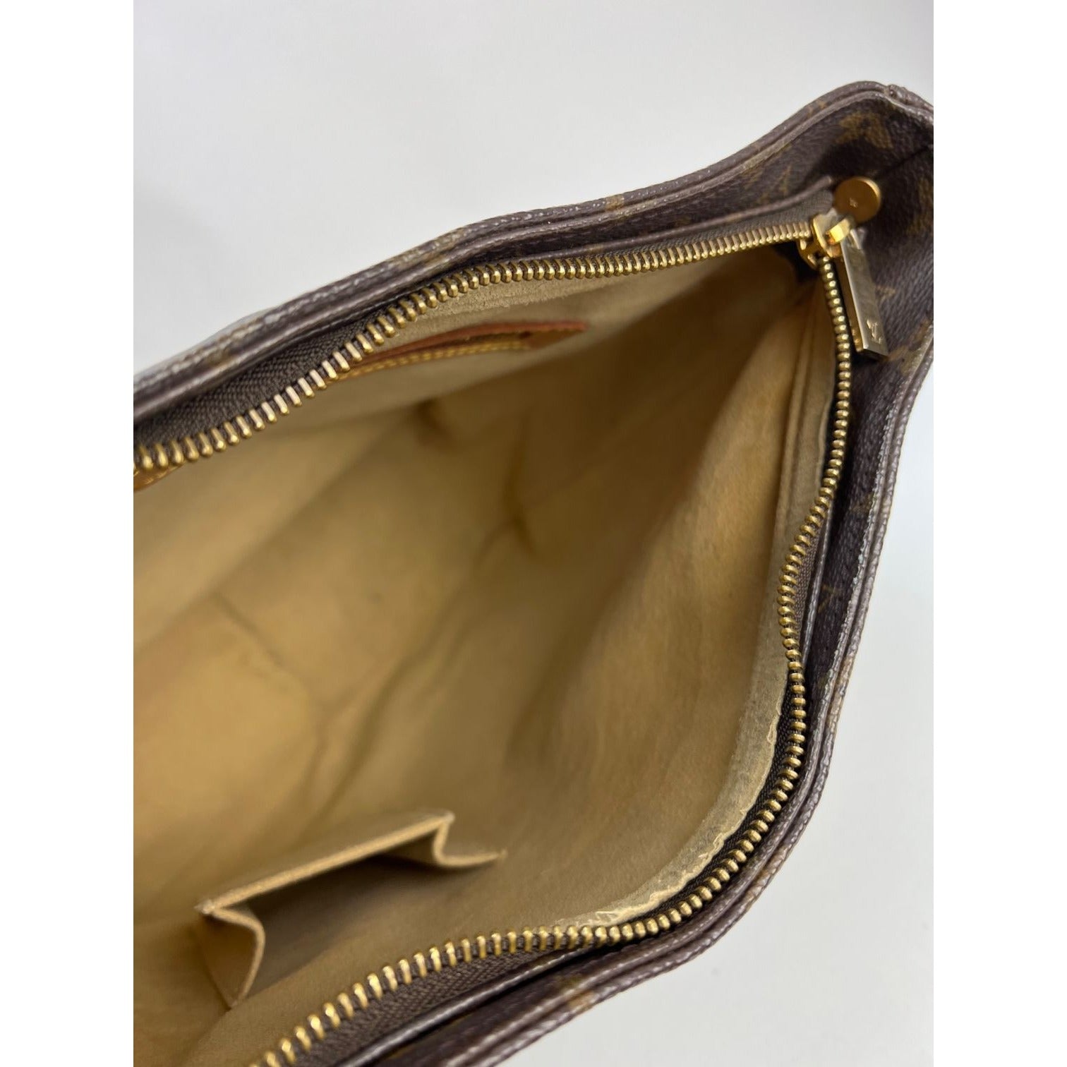 Túi đeo vai LOUIS VUITTON Looping GM Monogram