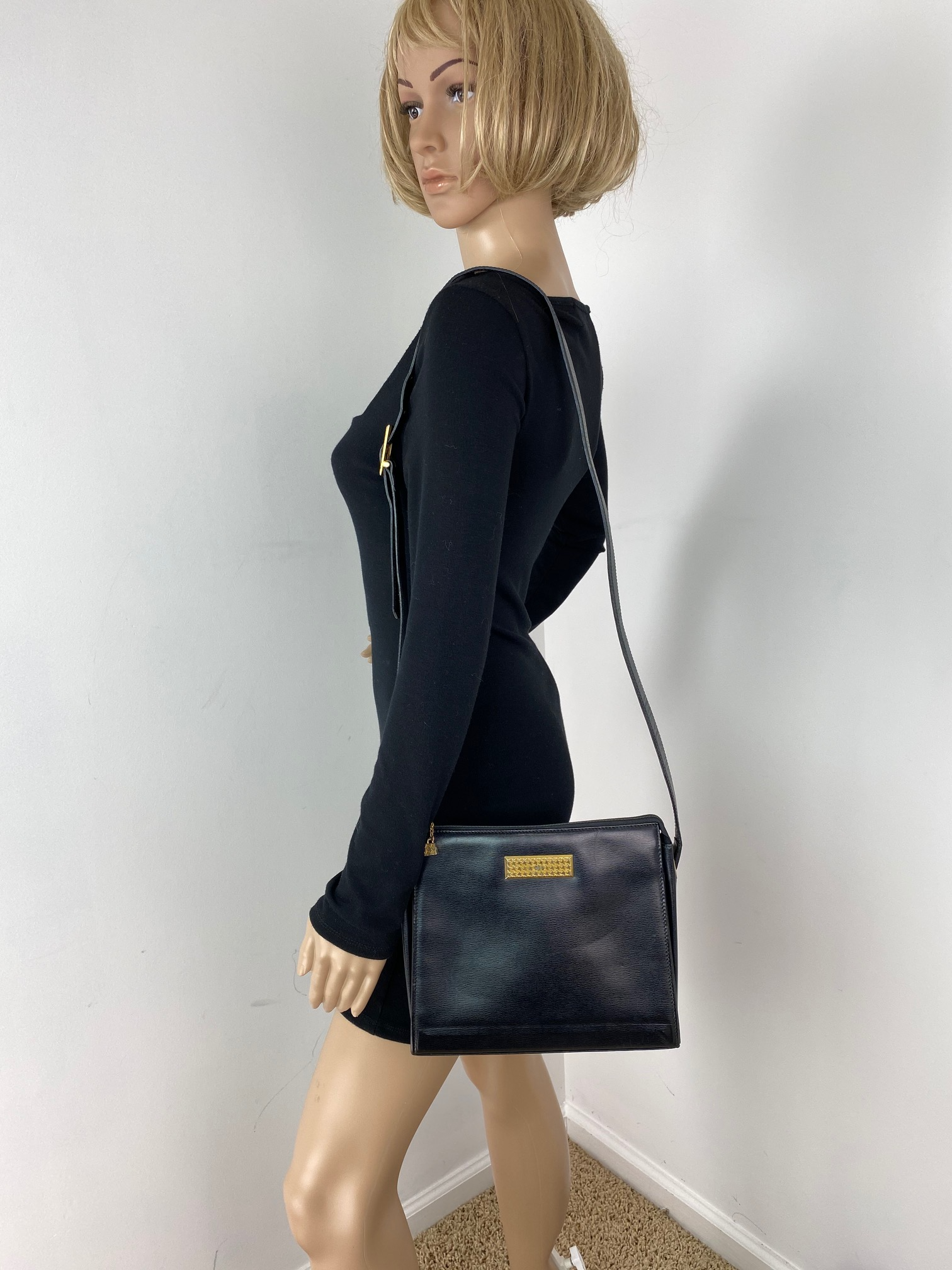 CHRISTIAN DIOR Black  Leather Adjustable Shoulder Bag Authentic Pre owned