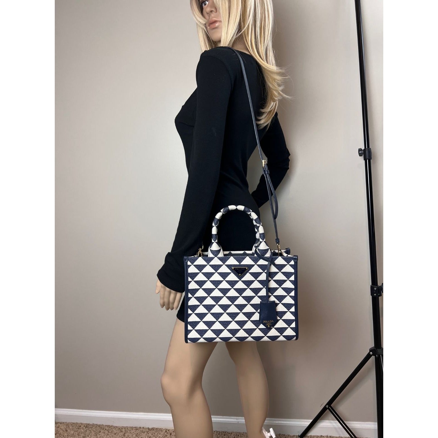 Túi xách vải thêu biểu tượng nhỏ Prada