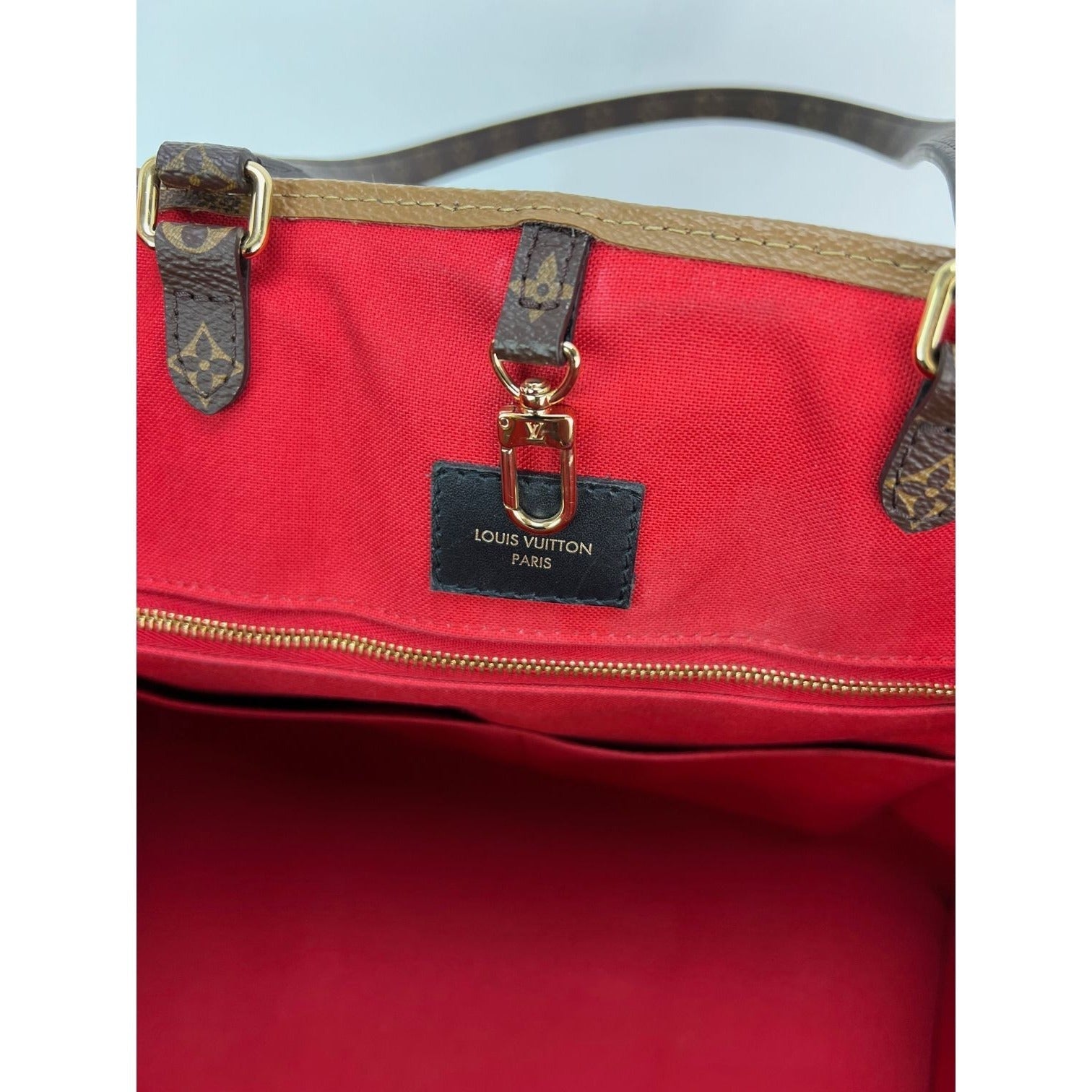 Túi tote Louis Vuitton ONTHEGO GM Reverse Giant Monogram
