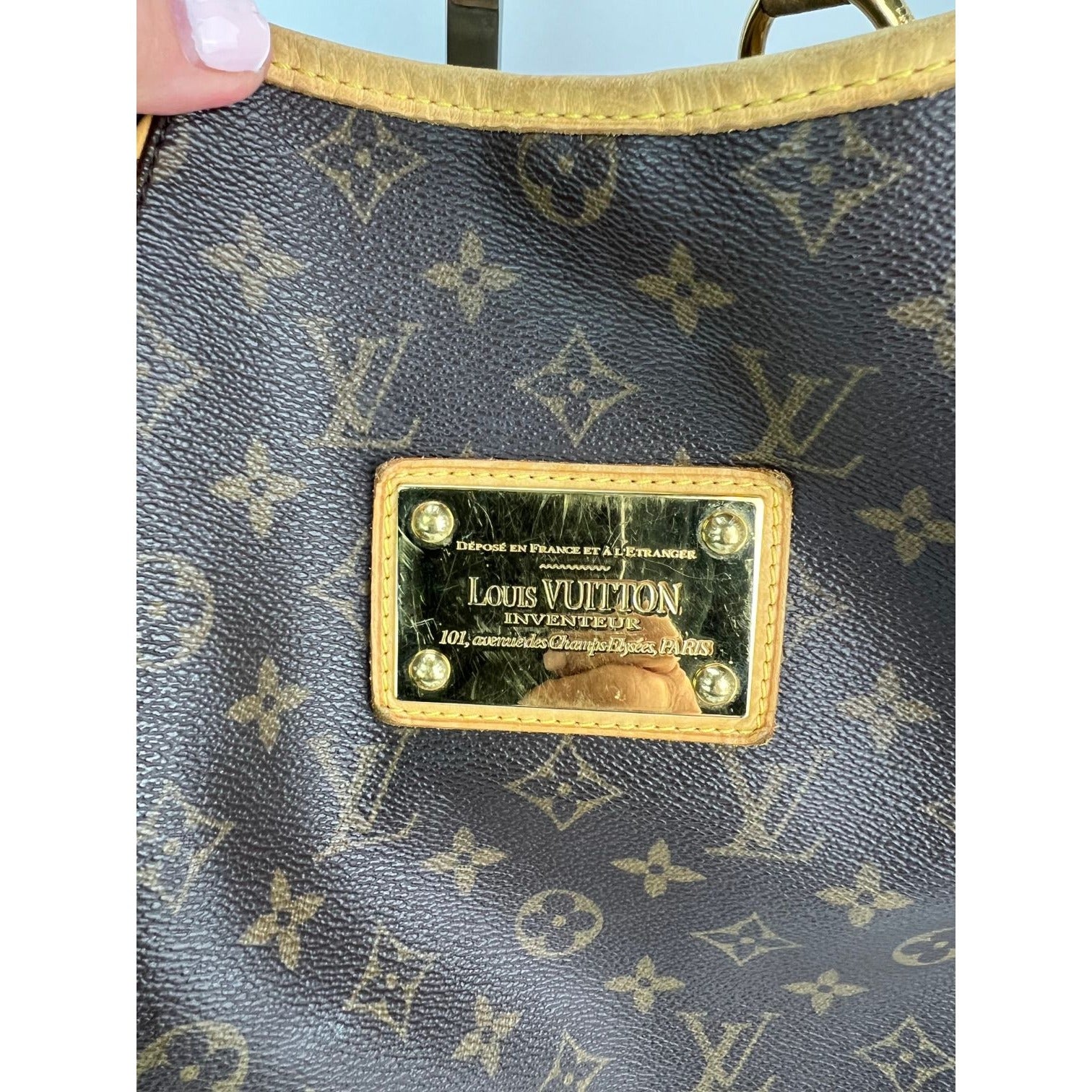 Túi đeo vai LOUIS VUITTON Galliera GM Monogram