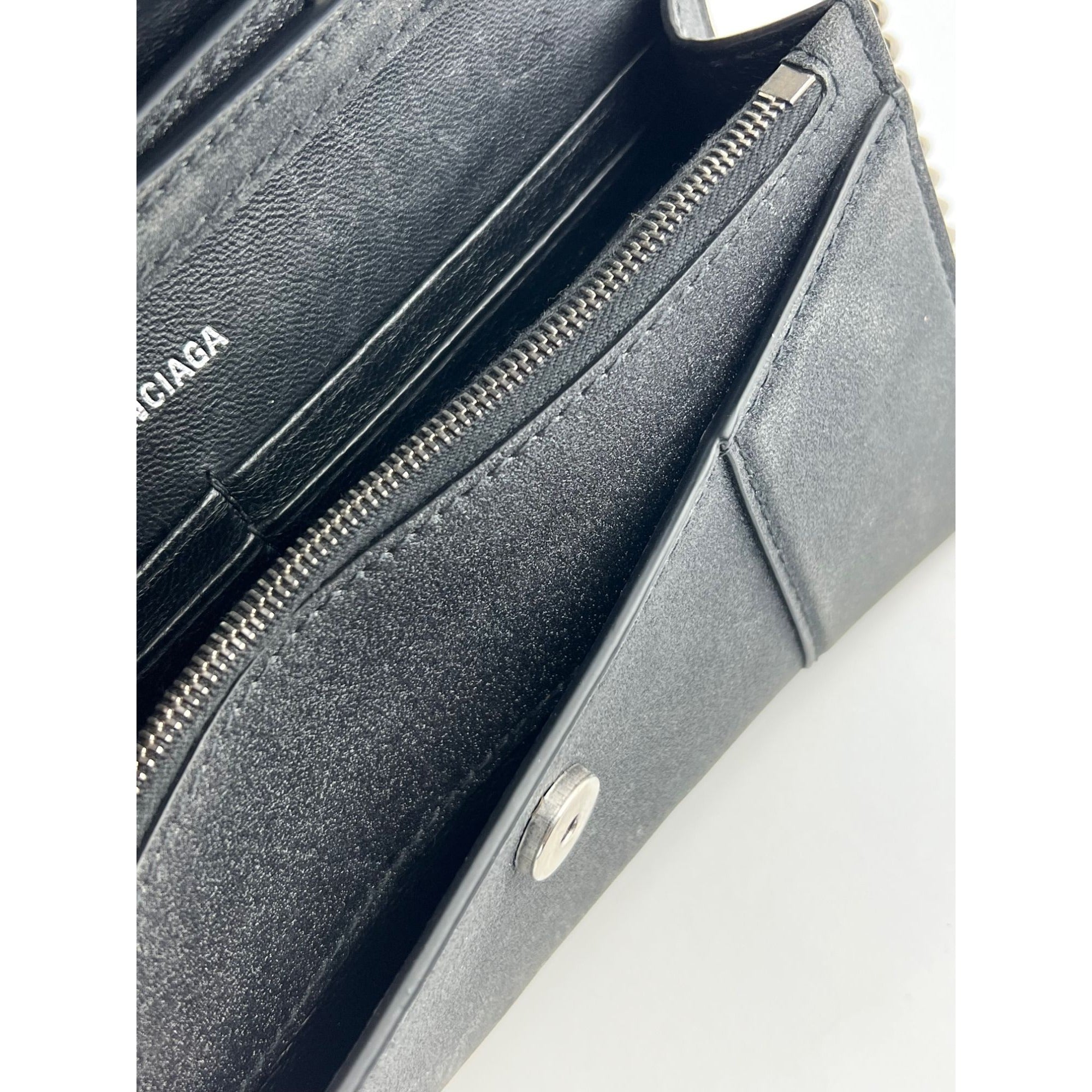 Túi đeo vai đính đá lấp lánh màu đen BALENCIAGA Hourglass Wallet On Chain