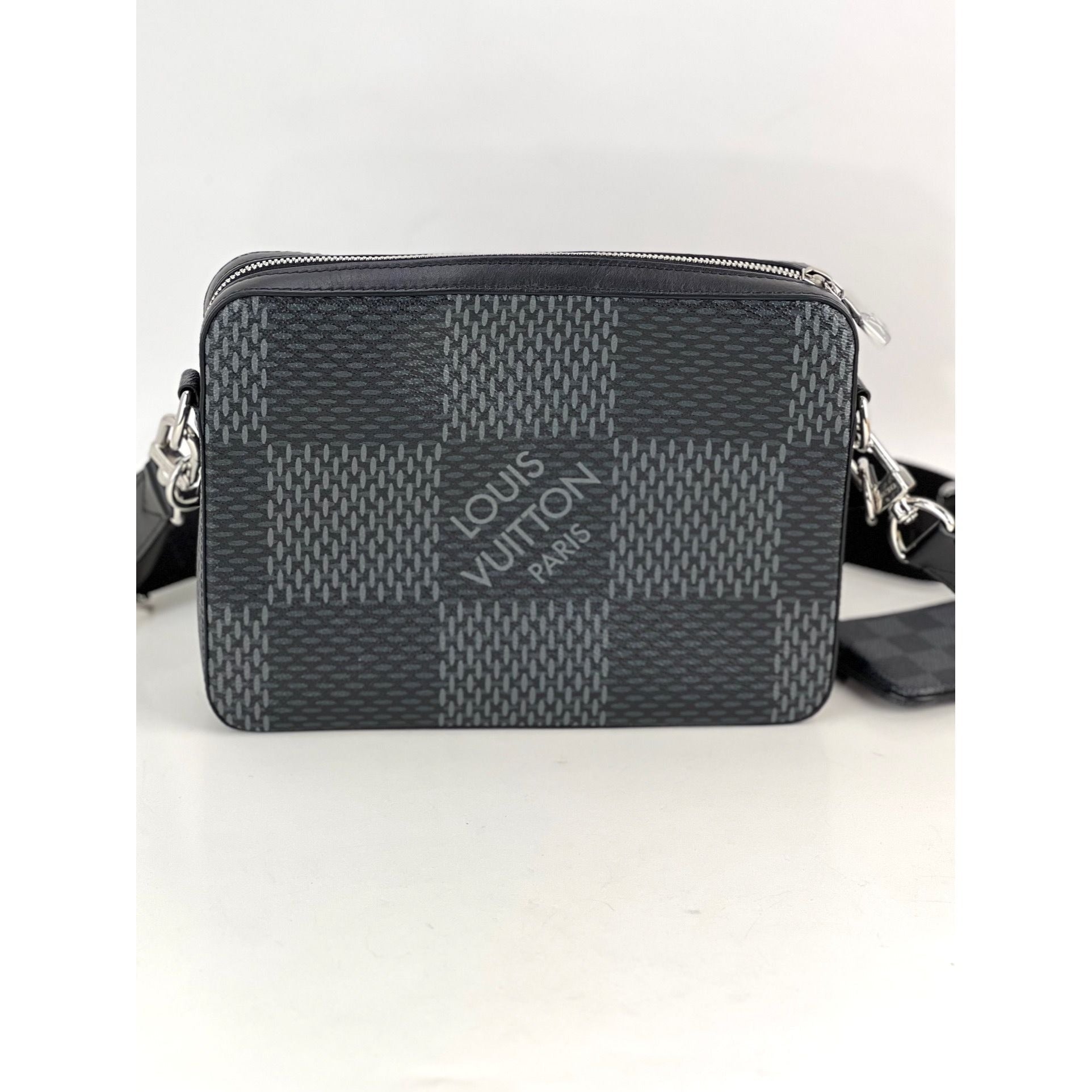 Túi xách nam LOUIS VUITTON Trio Messenger Damier Graphite