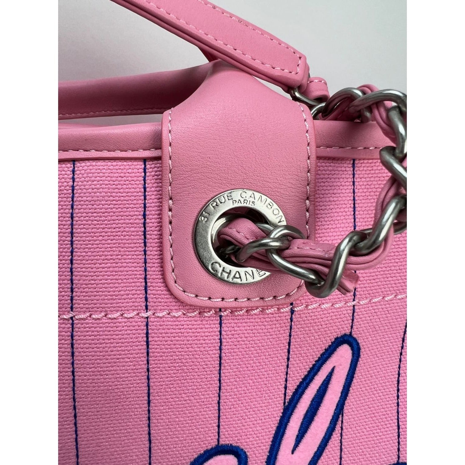 Túi tote Chanel Canvas Calfskin sọc cỡ trung Deauville màu hồng