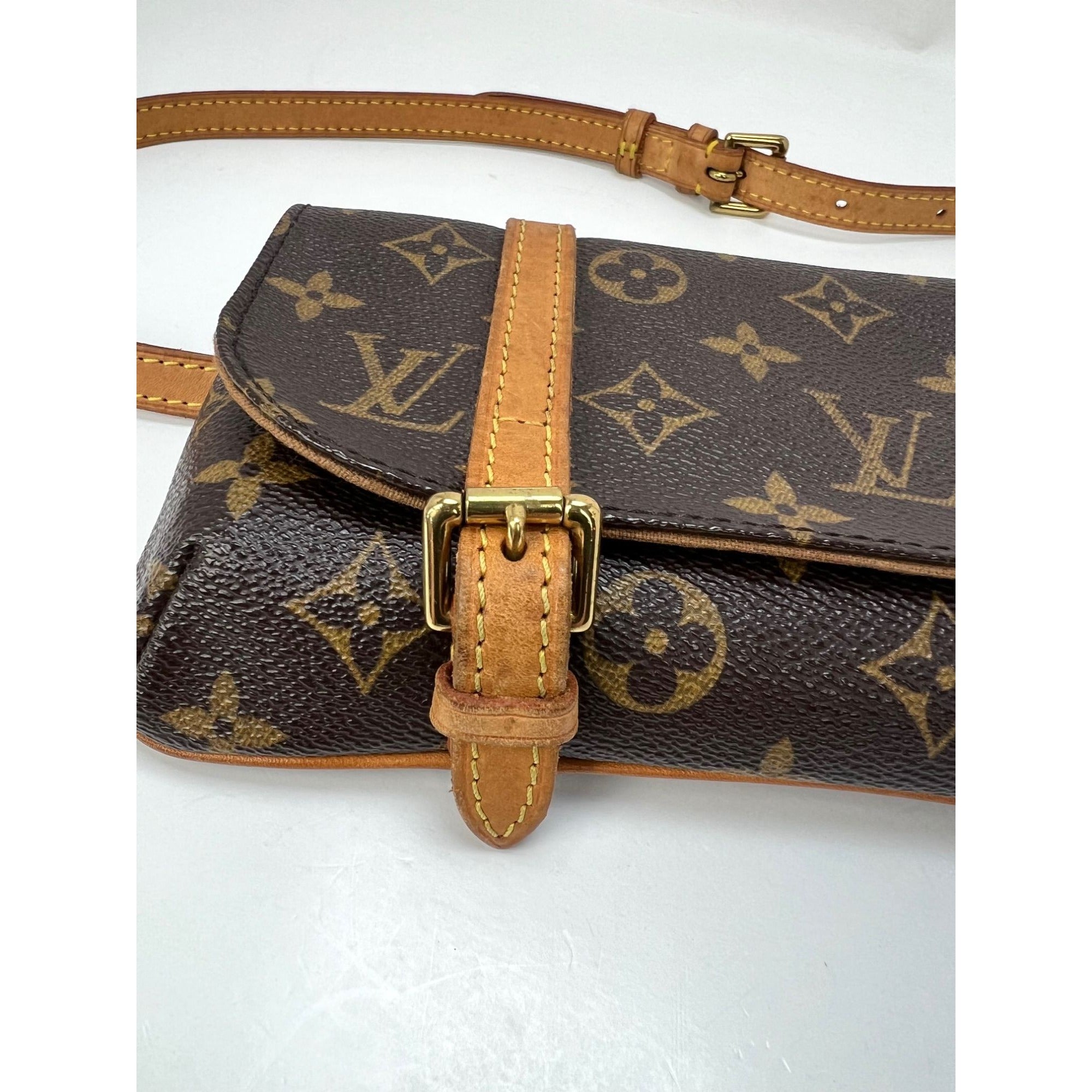 Túi đeo thắt lưng LOUIS VUITTON Pochette Marelle PM Monogram