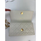 Túi cầm tay thắt lưng da trắng Caro Cannage của Christian Dior