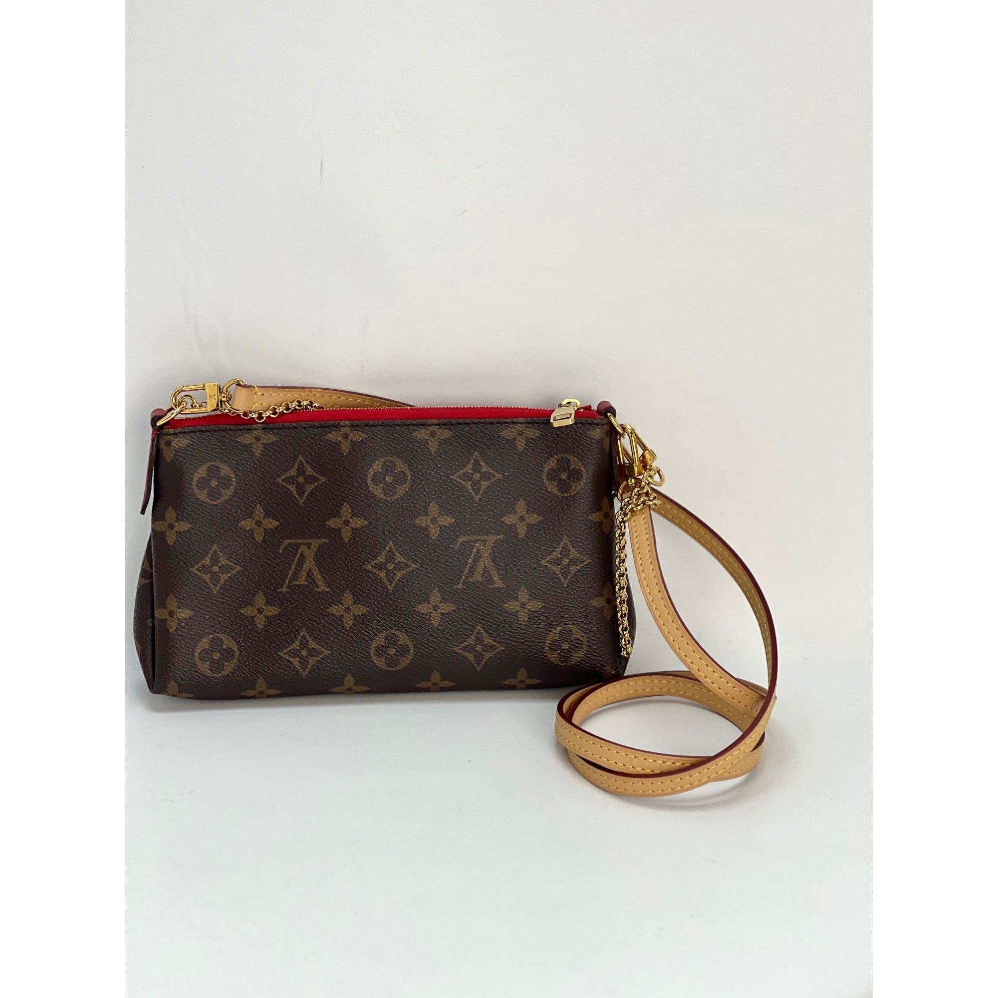 Túi đeo chéo LOUIS VUITTON Pallas Monogram Clutch Cherry