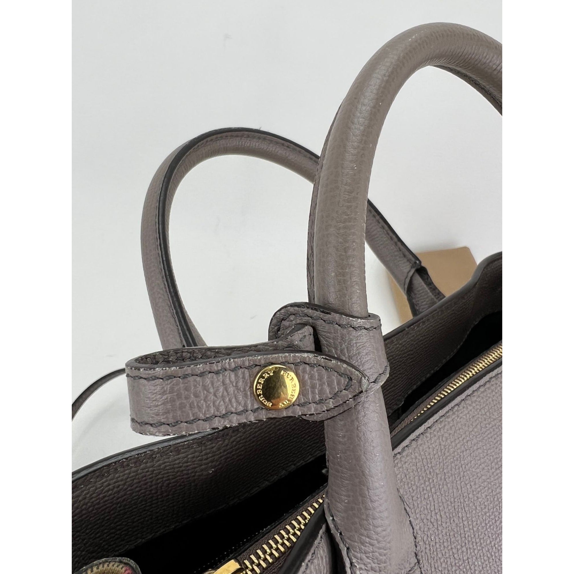 Túi xách tay vải canvas kẻ caro cỡ trung Burberry Banner House