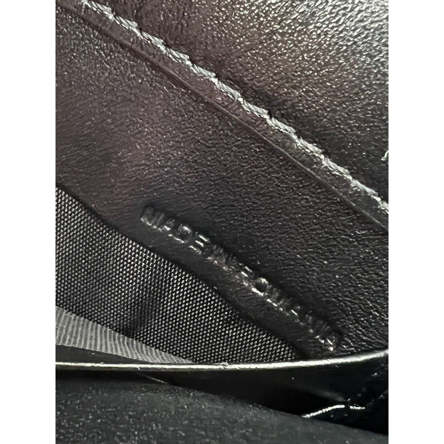 Túi đeo chéo Burberry Signature Grain Leather Check Embossed Langley Black