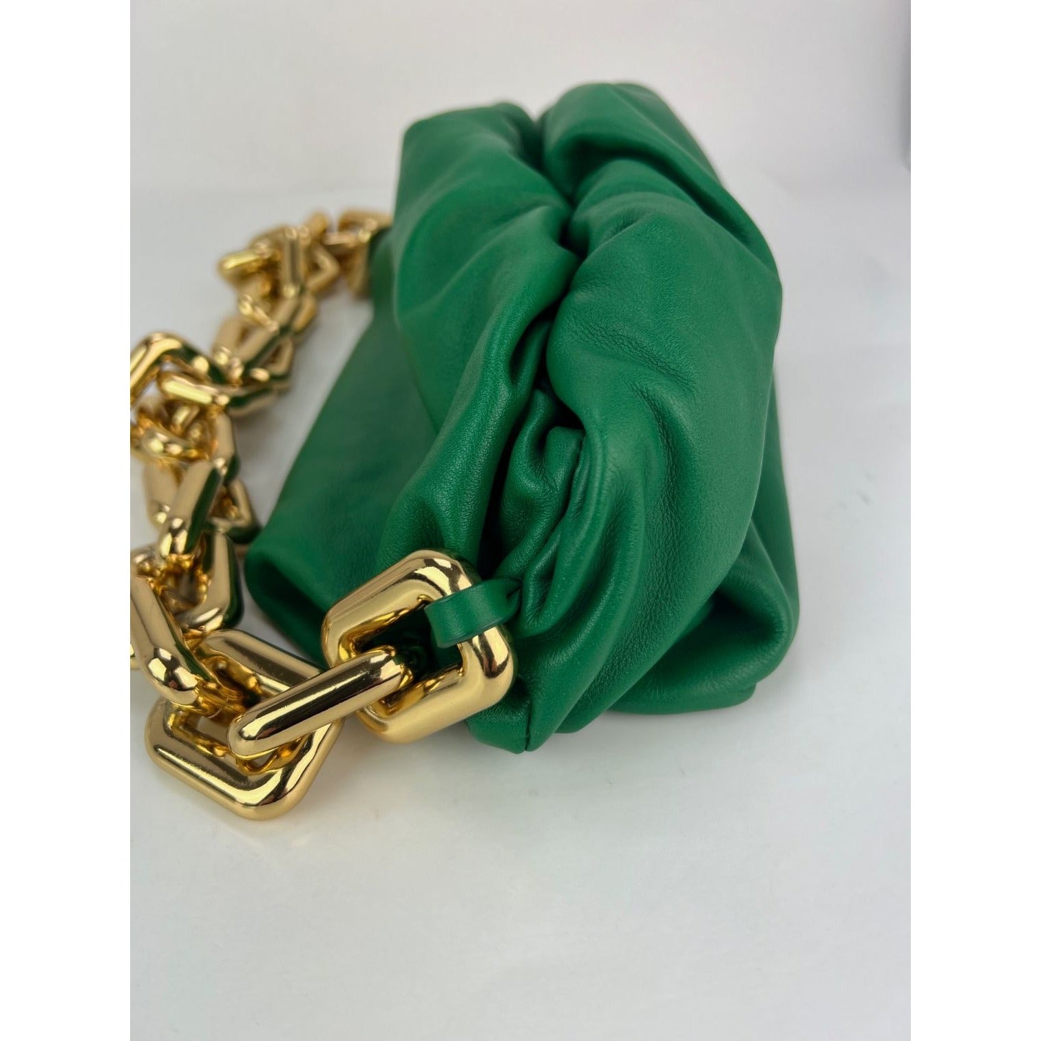 Túi cầm tay da Bottega Veneta Green Chain Leather Pouch Bag