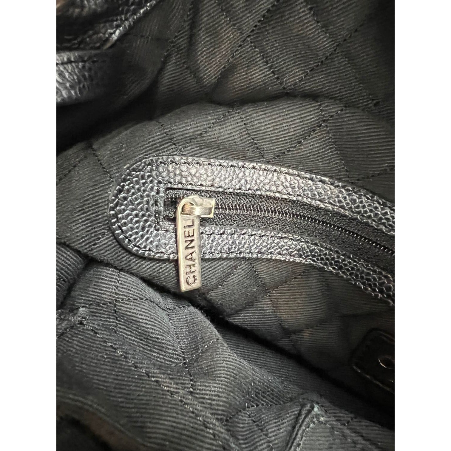 Túi đeo vai CHANEL Satin CC màu đen cỡ lớn