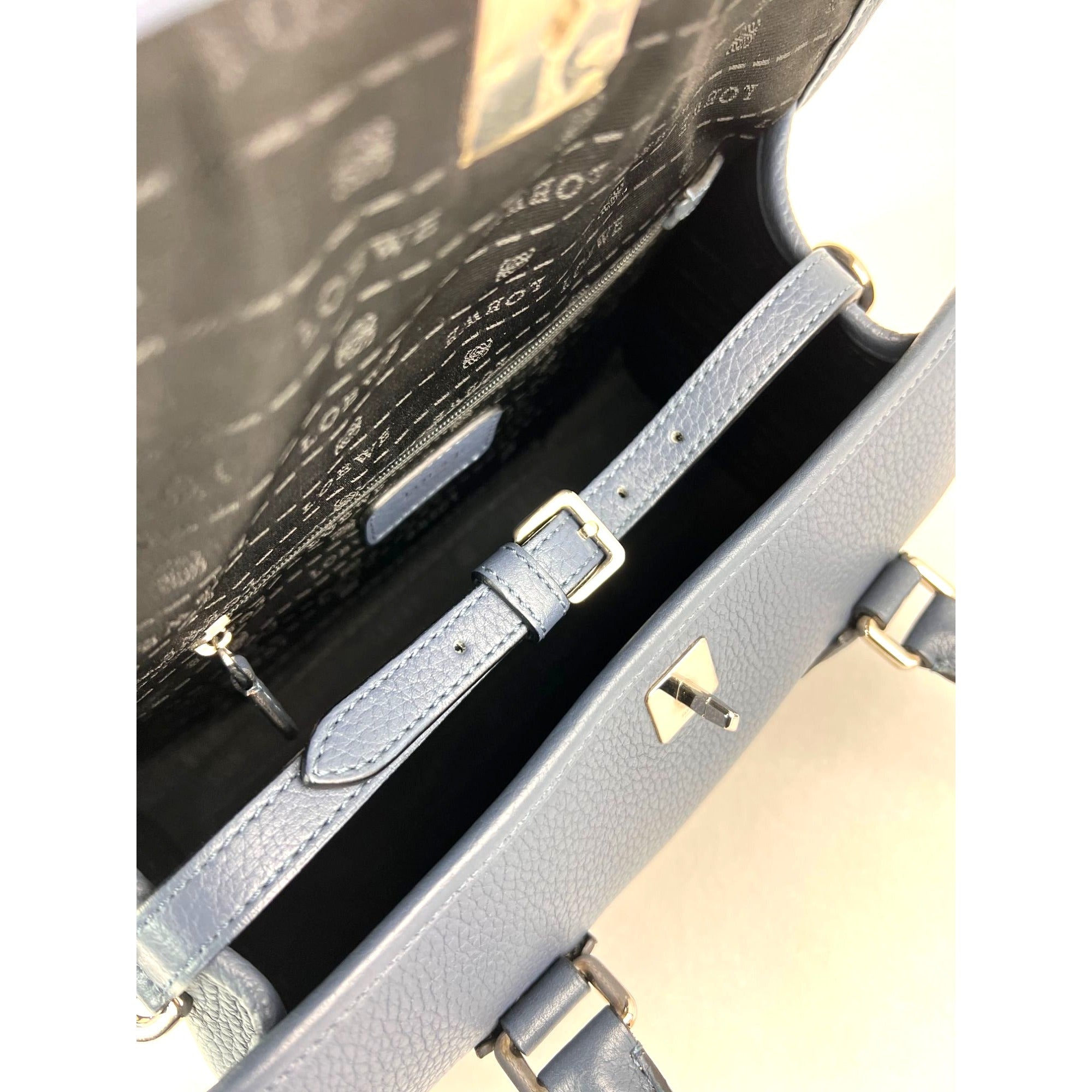 Túi đeo chéo Loewe Calfskin Leather Alamo 28 Blue