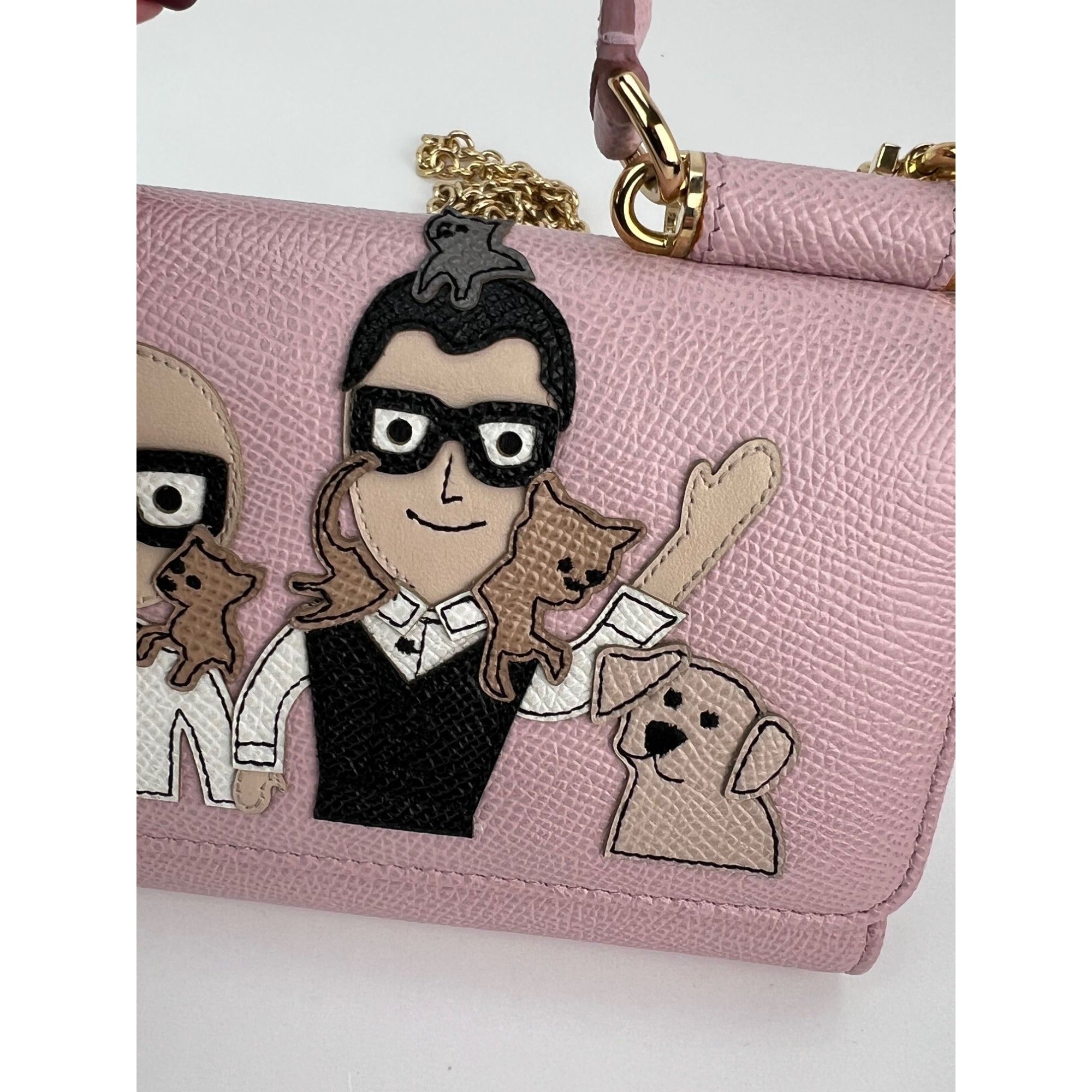 Túi xách tay Dolce Gabbana Túi điện thoại St Dauphine Cartoon Pink Wallet trên dây xích