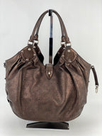 Túi đeo vai da Mahina Metallic Bronze cỡ lớn của Louis Vuitton
