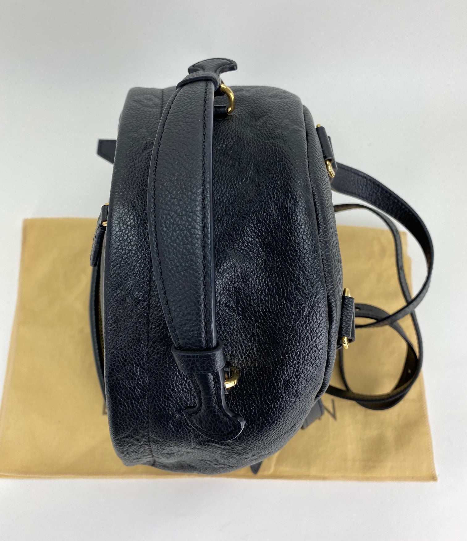 Trường du lịch ba lô Louis Vuitton Sorbonne Monogram Empreinte