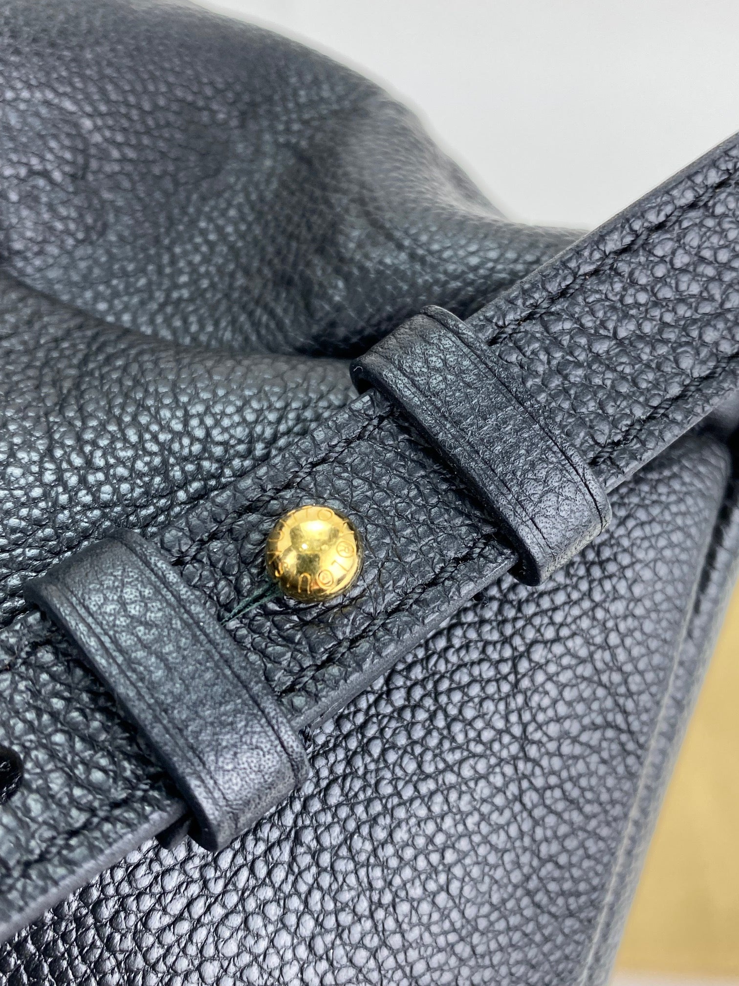 Trường du lịch ba lô Louis Vuitton Sorbonne Monogram Empreinte