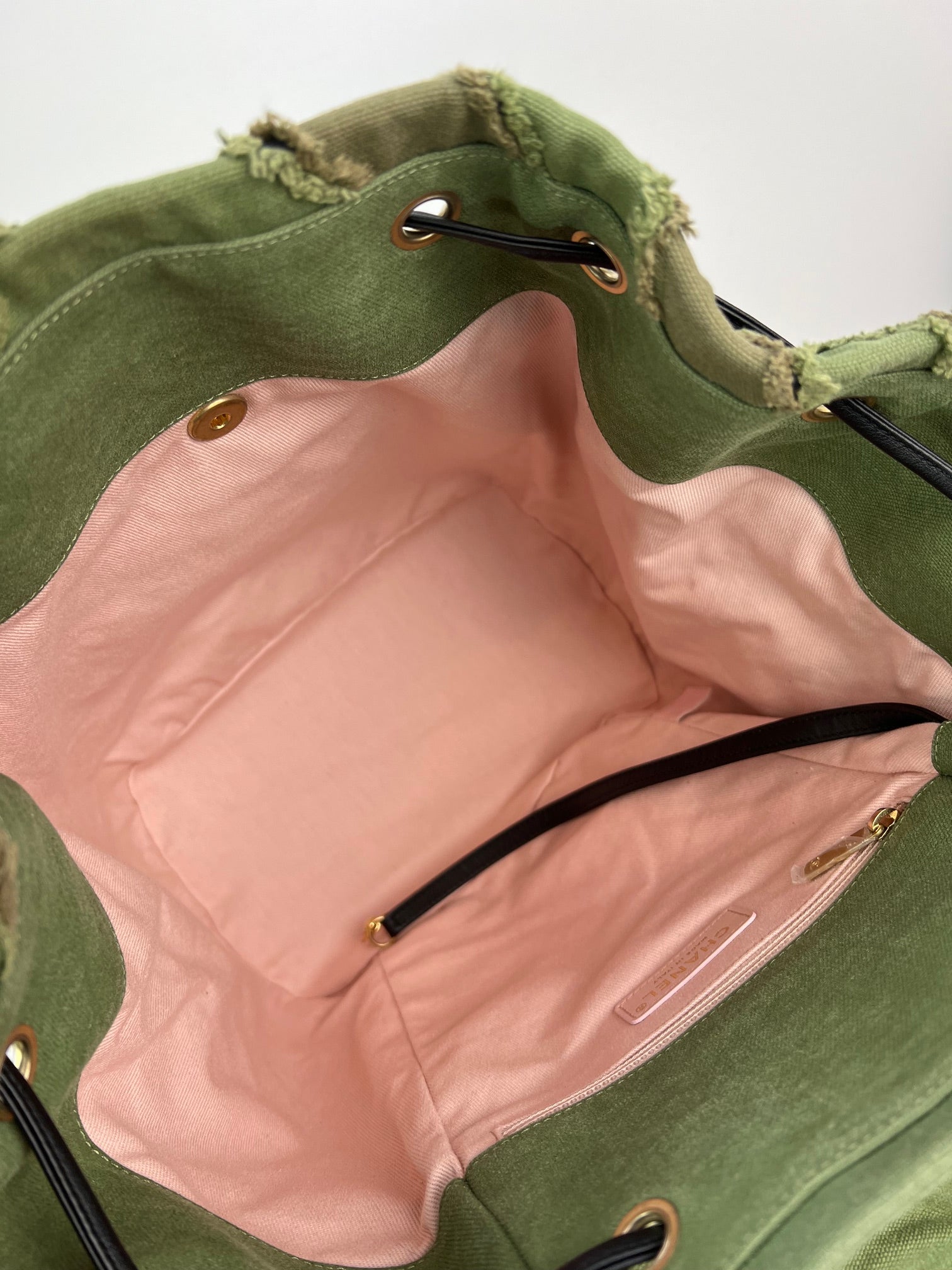 Balo CHANEL Canvas Chevron Cuba Patchwork Khaki Green Backpack Đã qua sử dụng