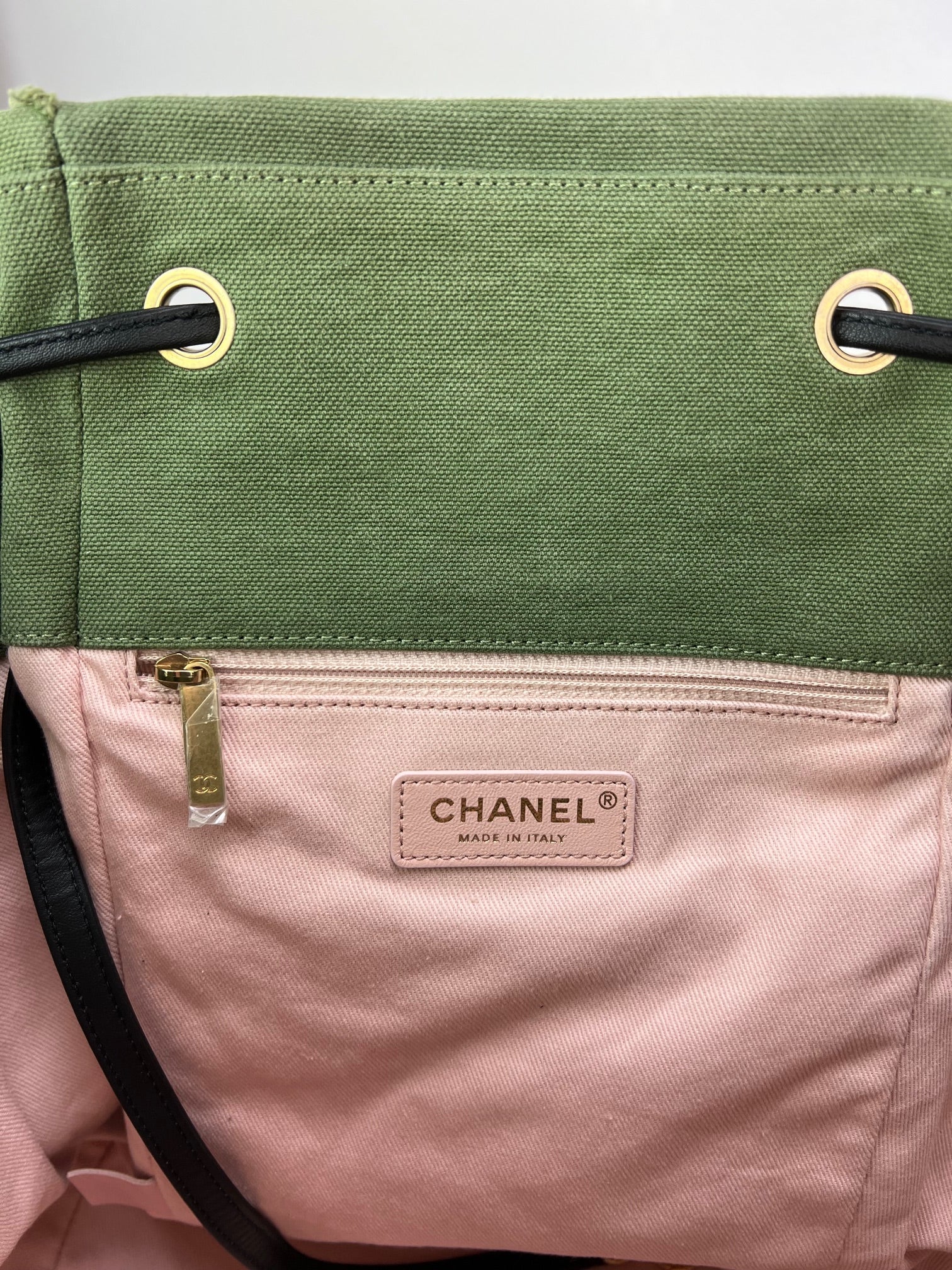 Balo CHANEL Canvas Chevron Cuba Patchwork Khaki Green Backpack Đã qua sử dụng