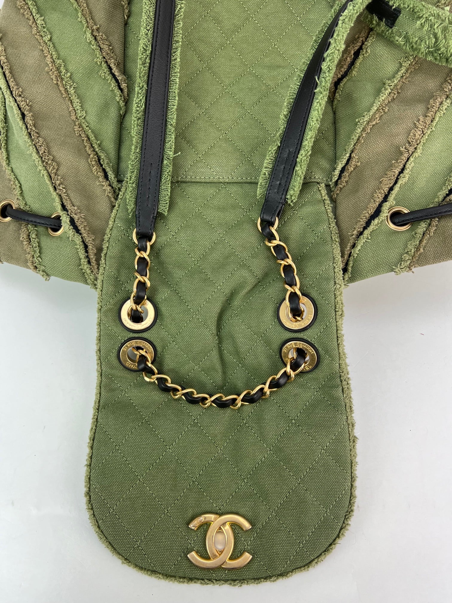Balo CHANEL Canvas Chevron Cuba Patchwork Khaki Green Backpack Đã qua sử dụng