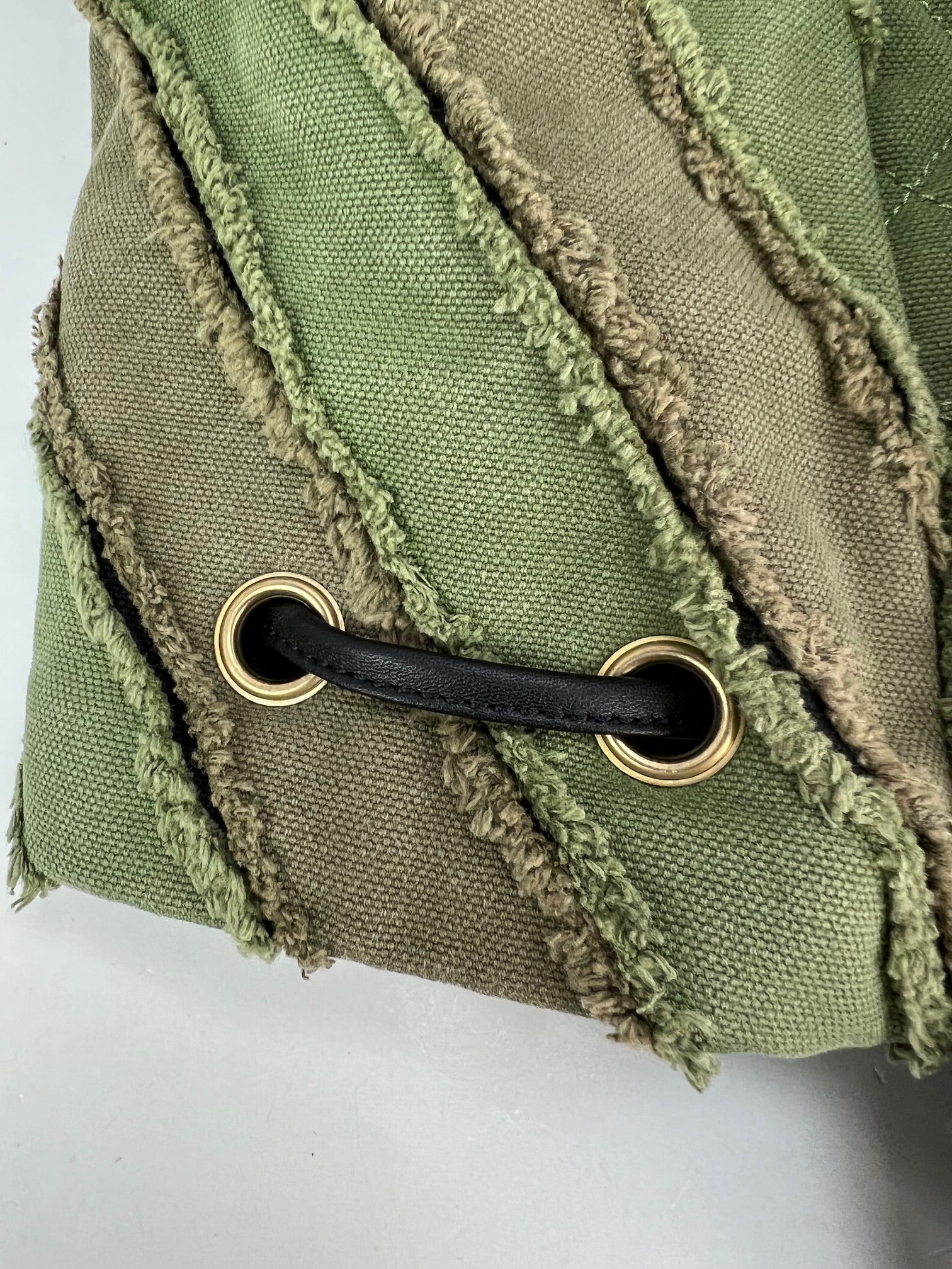 Balo CHANEL Canvas Chevron Cuba Patchwork Khaki Green Backpack Đã qua sử dụng