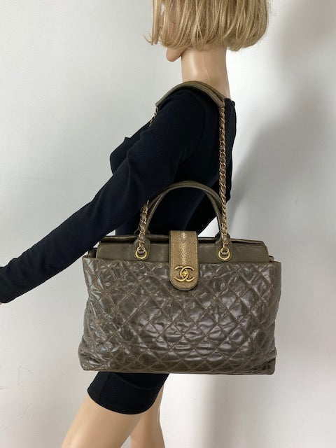 CHANEL Glazed Calfskin Shagreen Large Bindi CC Grey Tote Hand Bag