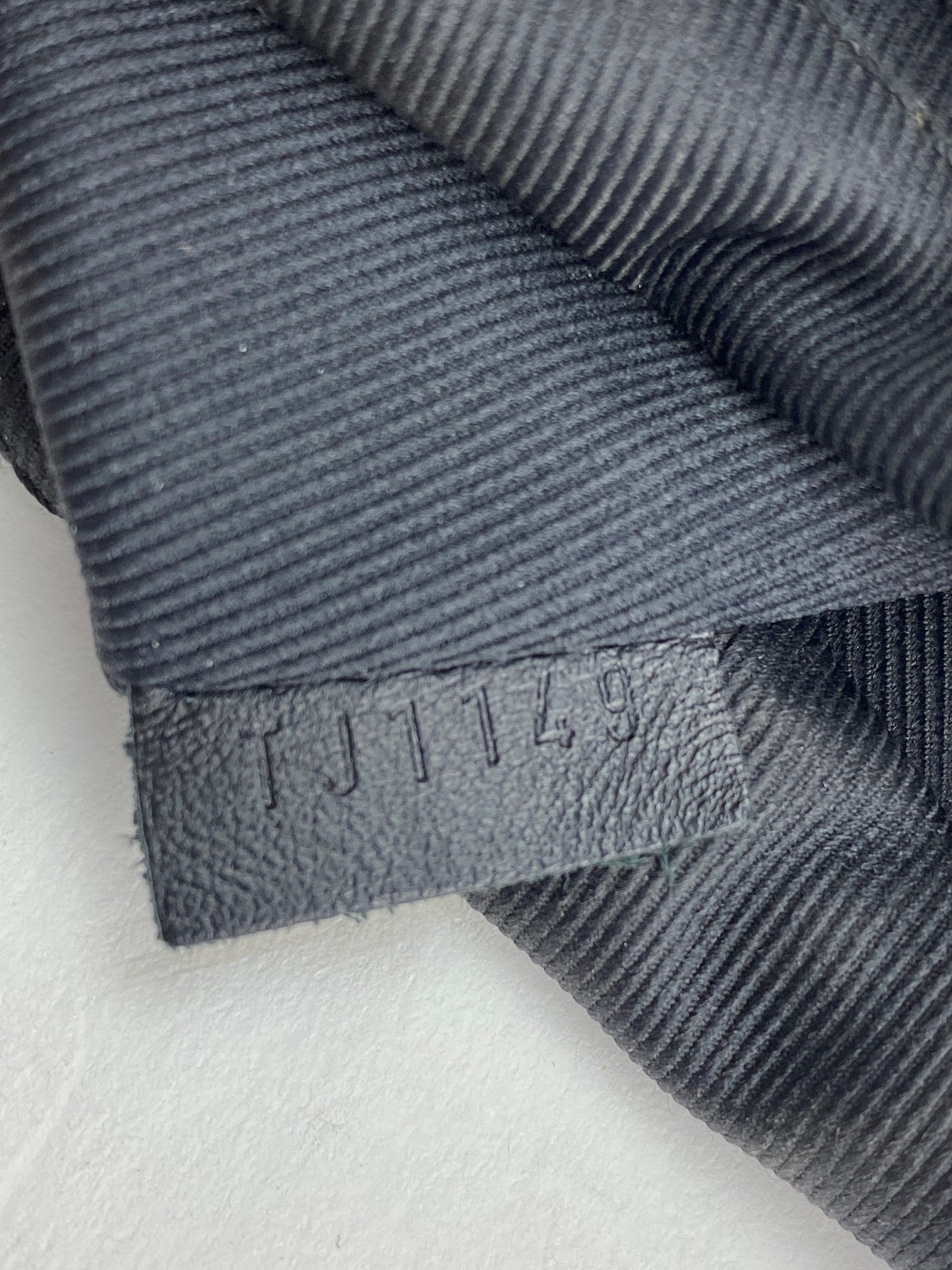 Túi đeo chéo Louis Vuitton Monogram Chalk dành cho nam Túi đeo vai Nap Sac Ba lô