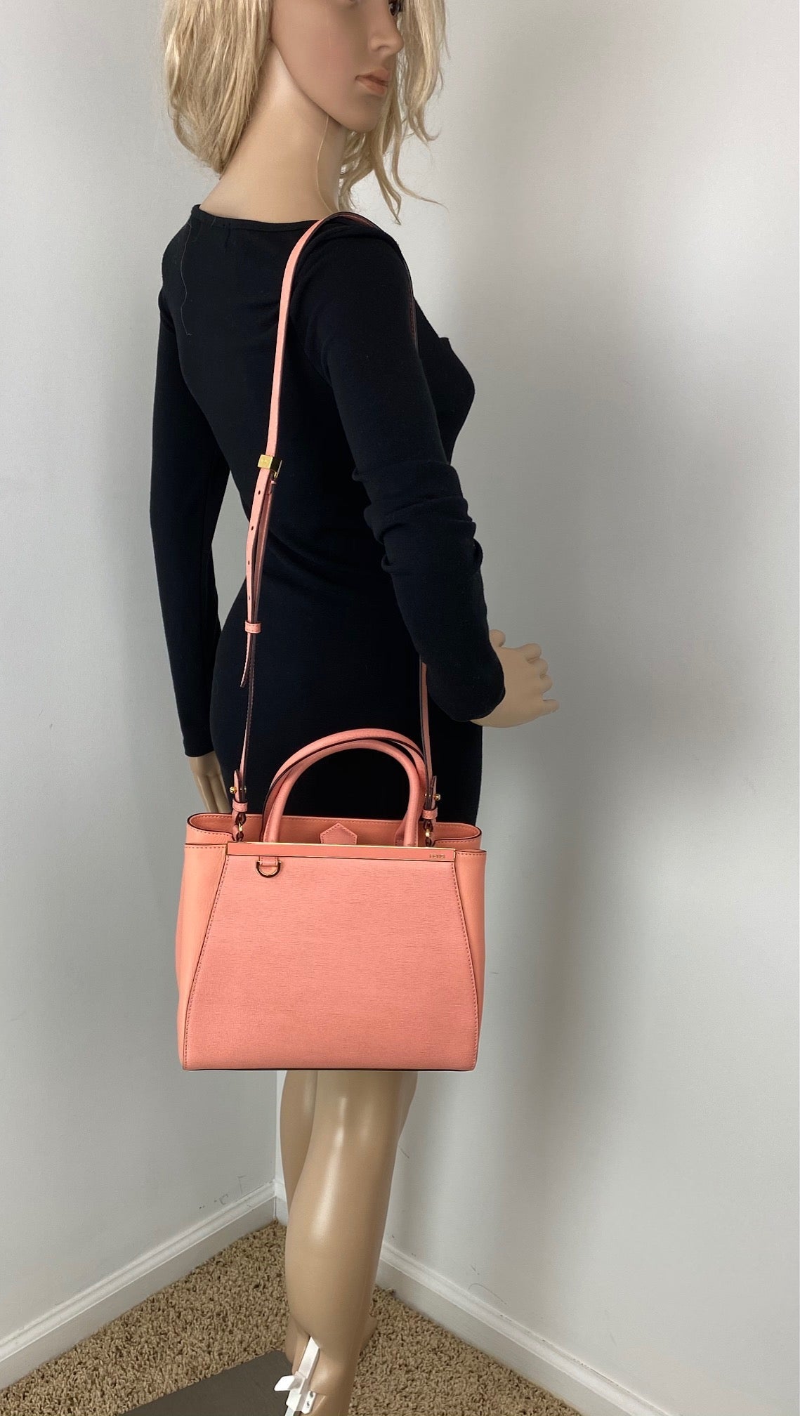 Túi đeo chéo Fendi Vitello Elite Flamingo Petite 2Jours Pink Tote Shoulder Crossbody Bag