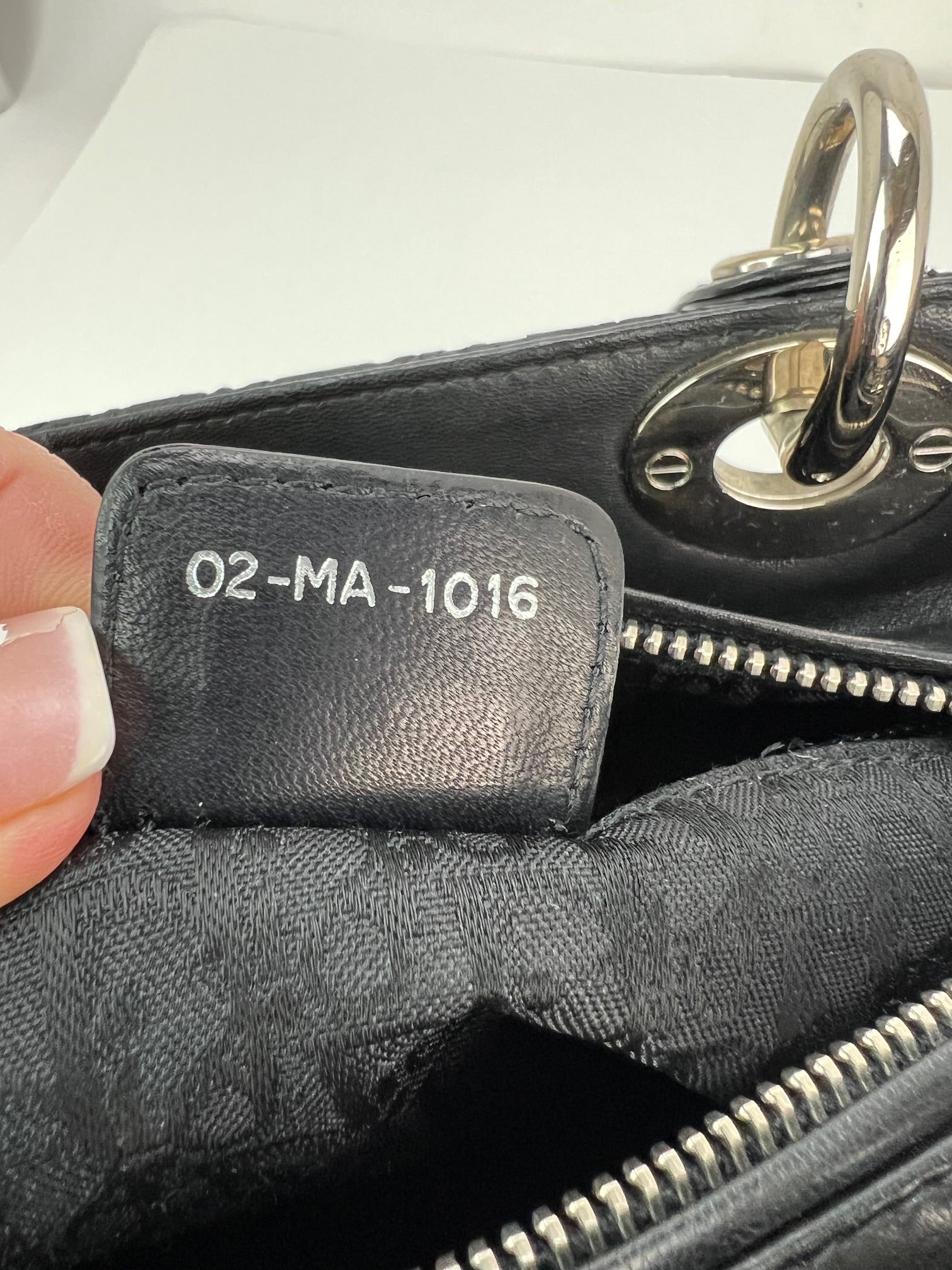 Túi đeo vai Christian Dior Medium Lady Laced Black Leather Limited Edition