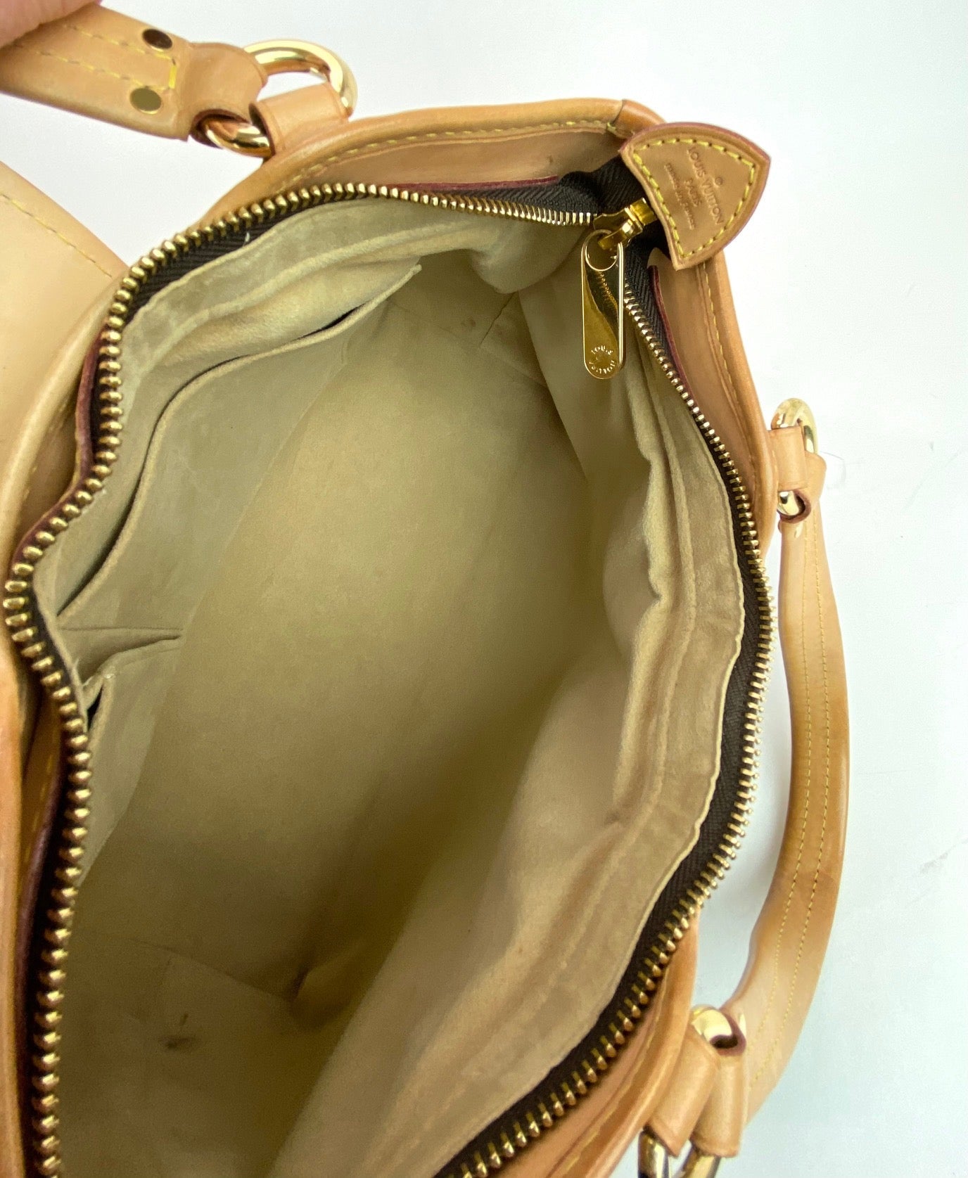 Túi xách Louis Vuitton BOETIE PM Monogram Brown Canvas Hobo Tote Đã qua sử dụng