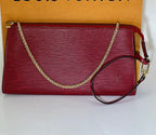Túi xách Louis Vuitton Epi 24 Pochette Accessories Túi đeo chéo da đỏ đã qua sử dụng