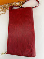 Túi xách Louis Vuitton Epi 24 Pochette Accessories Túi đeo chéo da đỏ đã qua sử dụng