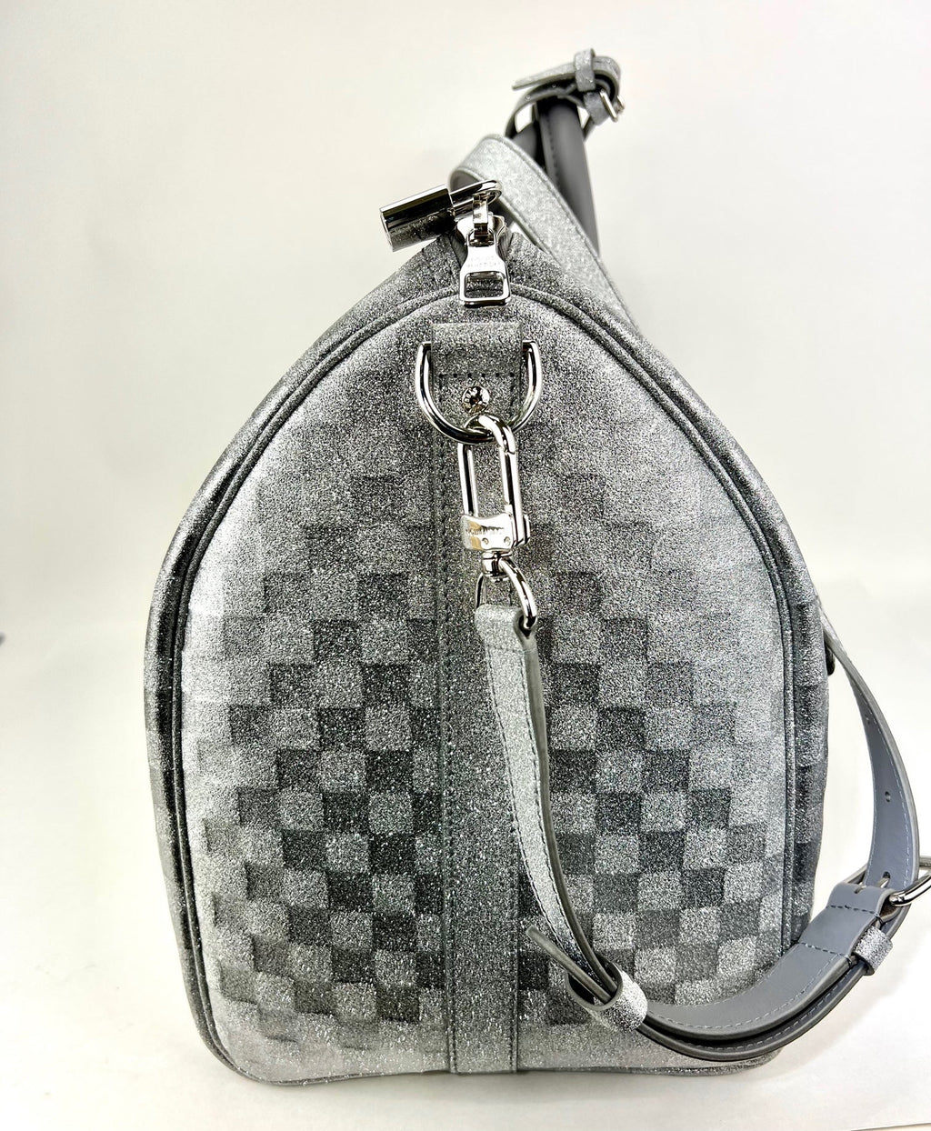 Túi xách Louis Vuitton Keepall Bandoulière 50B Bạc lấp lánh họa tiết Damier Preowned